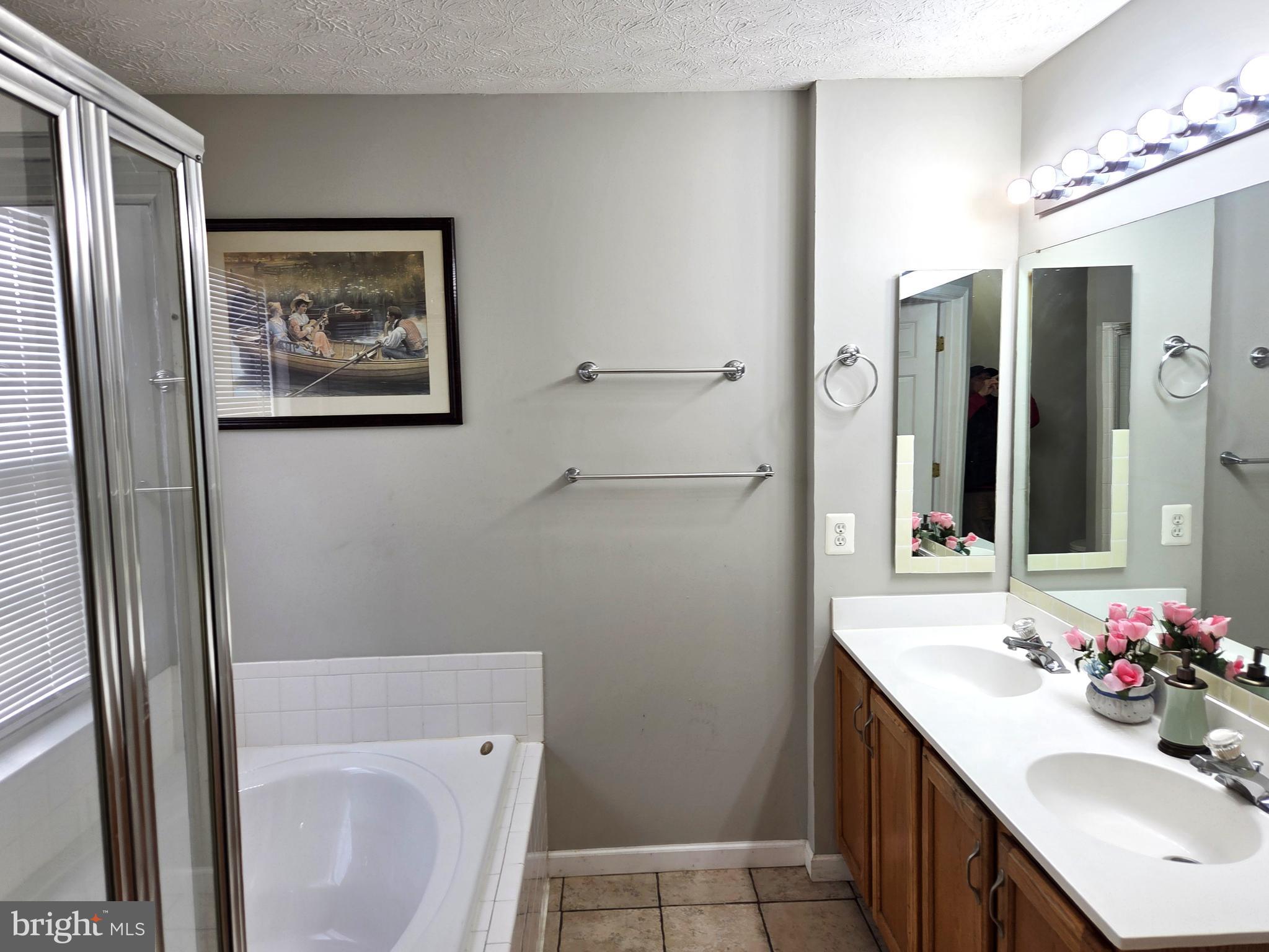 EATON SQUARE - Residential