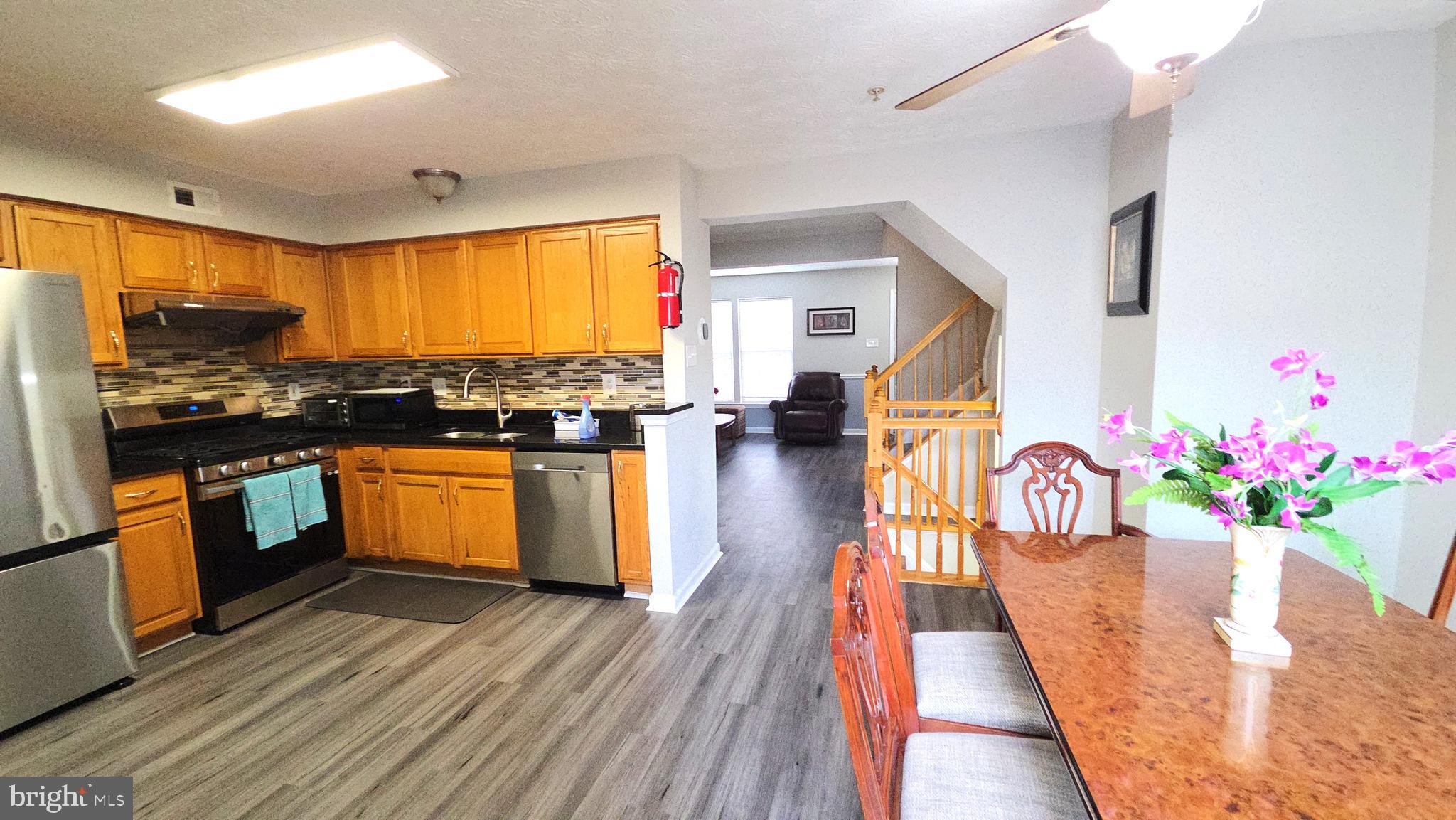 EATON SQUARE - Residential