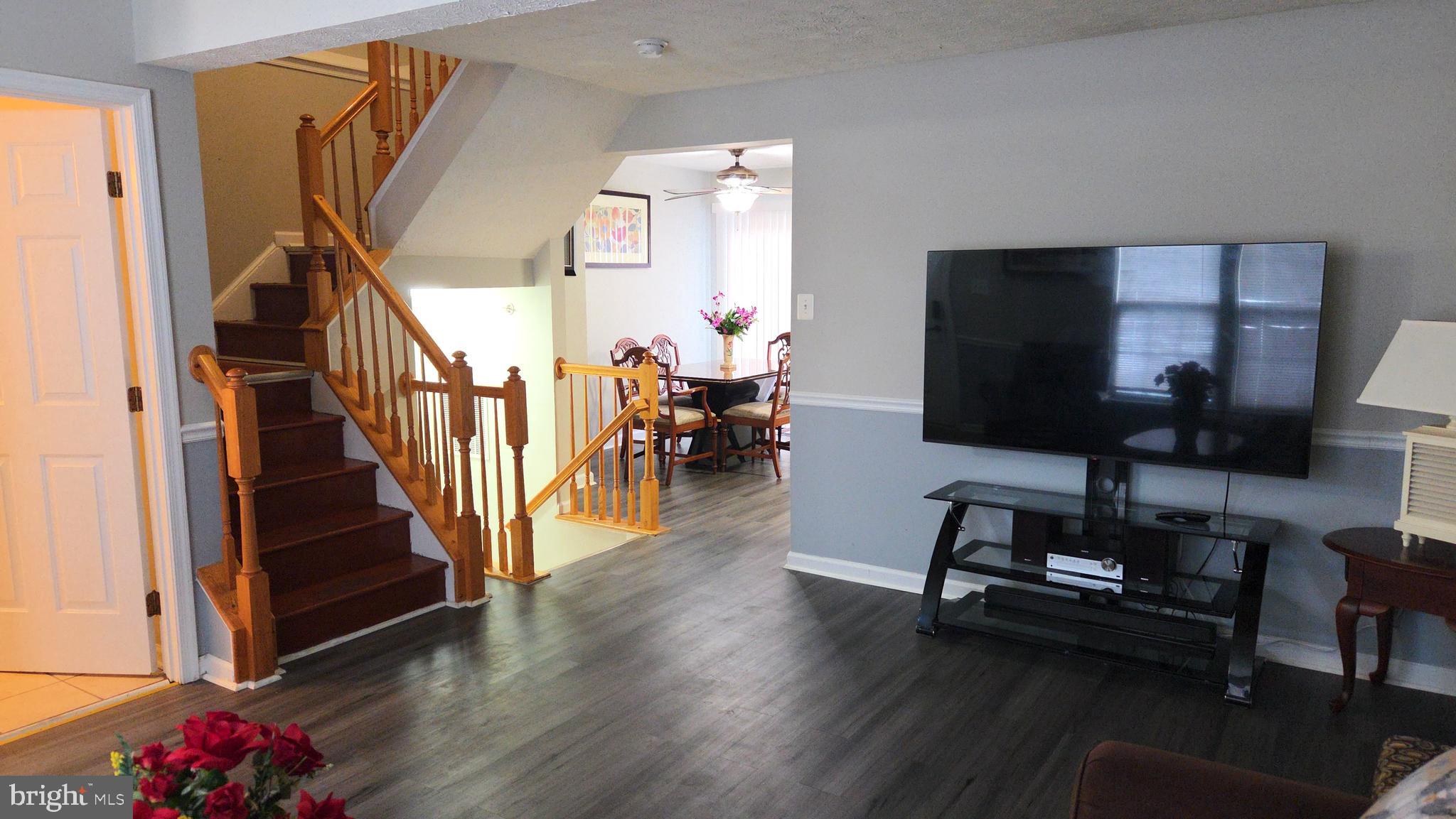 EATON SQUARE - Residential