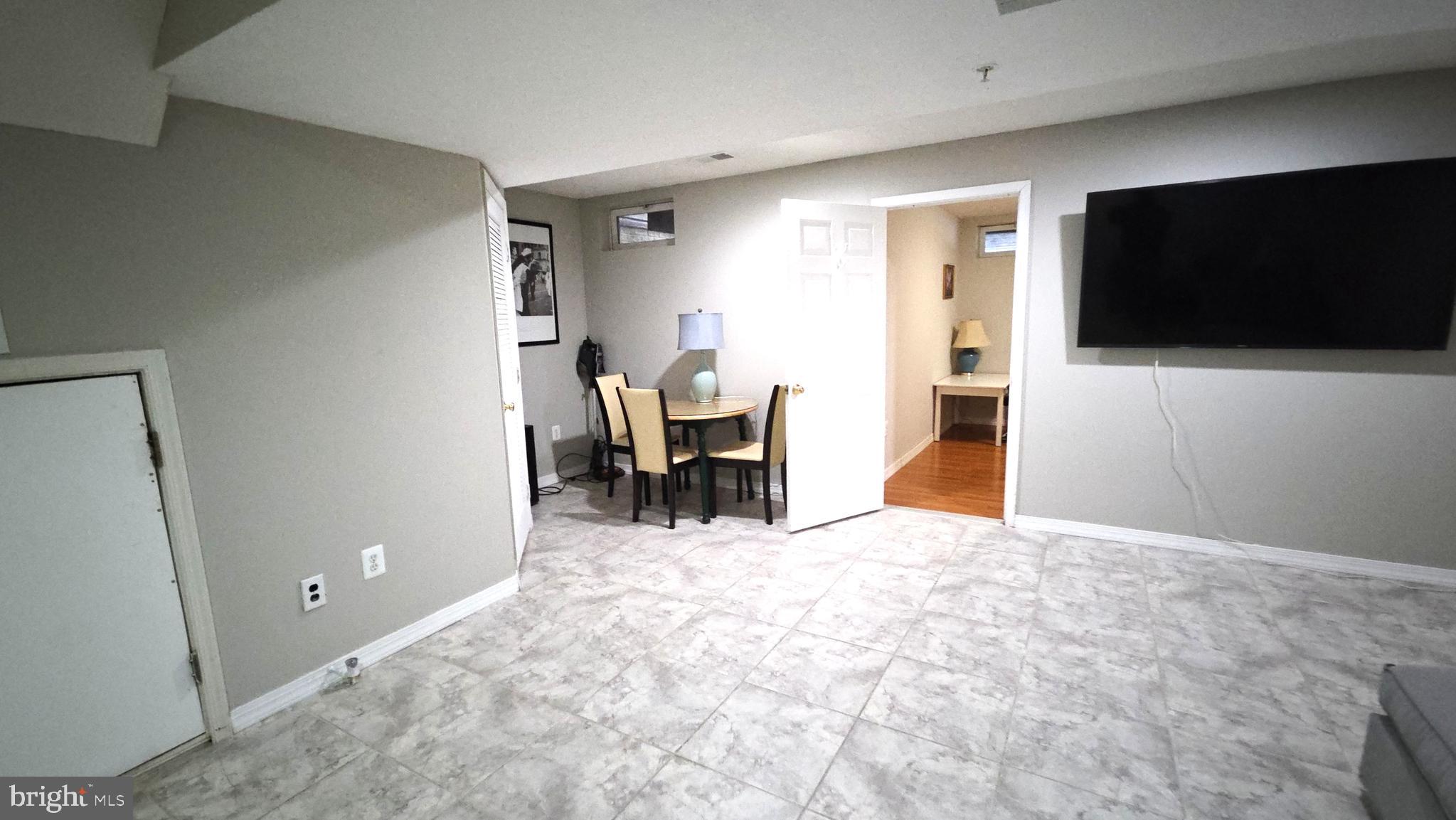 EATON SQUARE - Residential