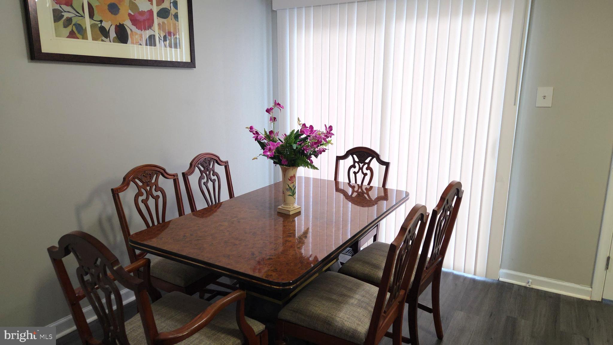 EATON SQUARE - Residential