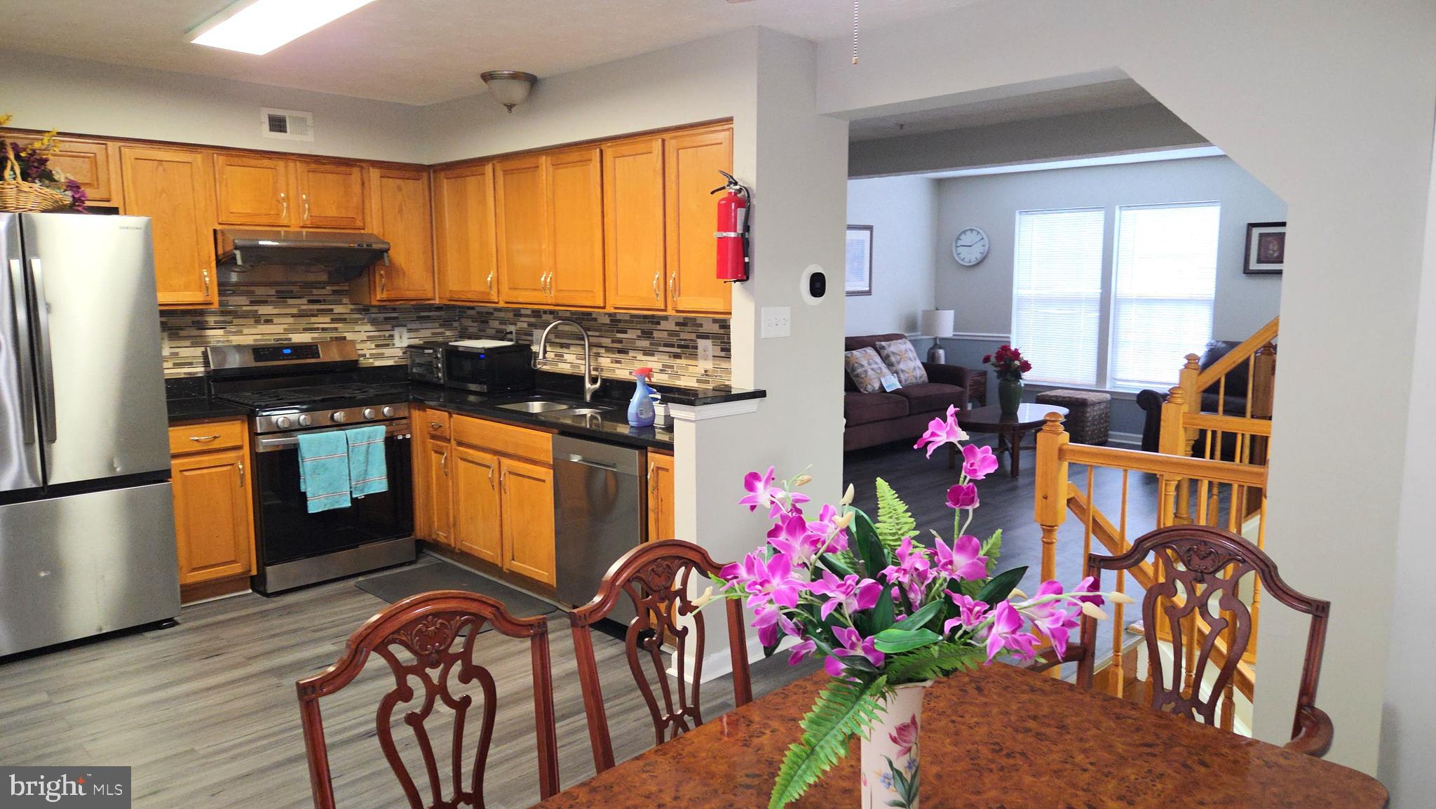 EATON SQUARE - Residential