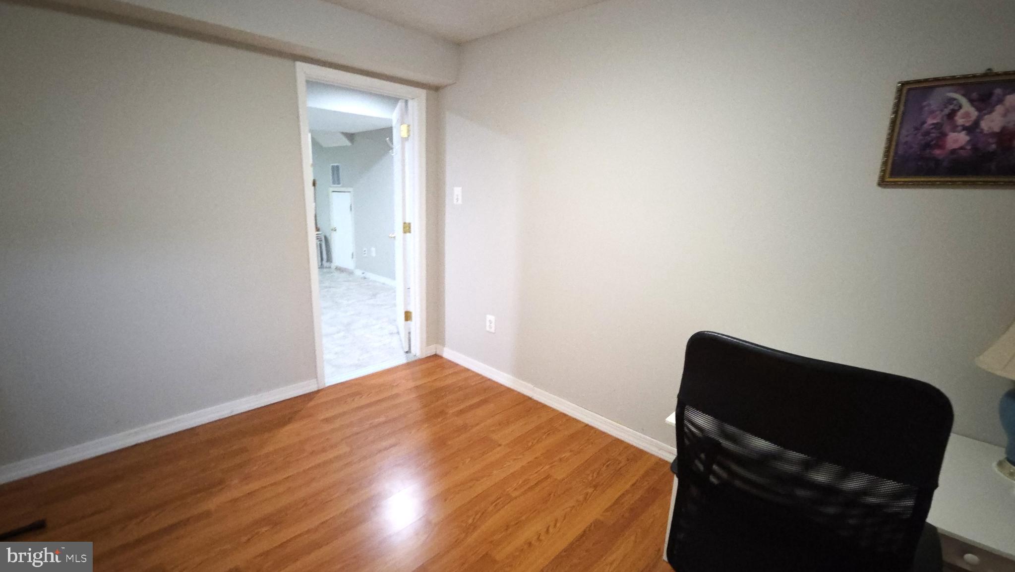 EATON SQUARE - Residential