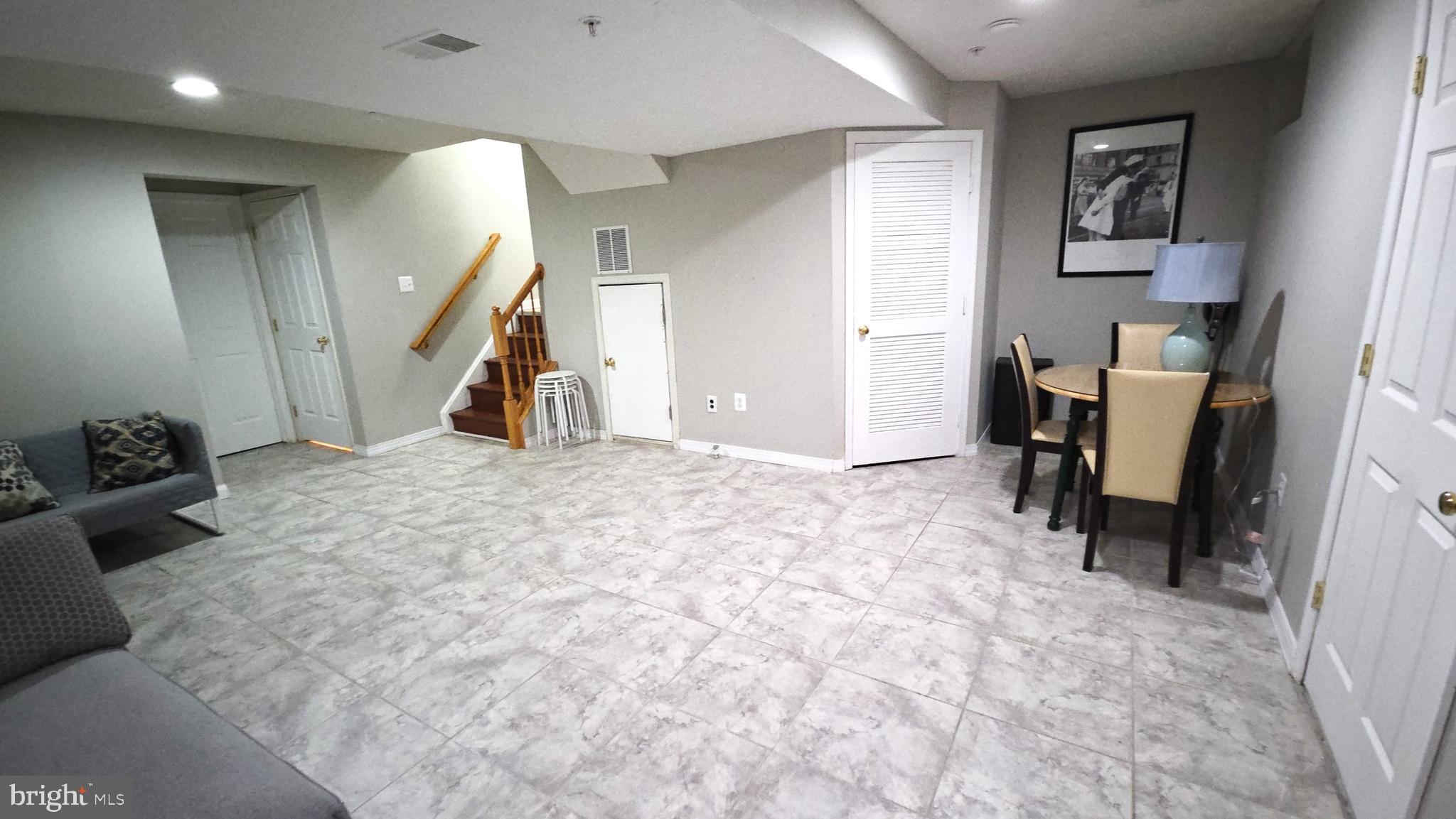 EATON SQUARE - Residential