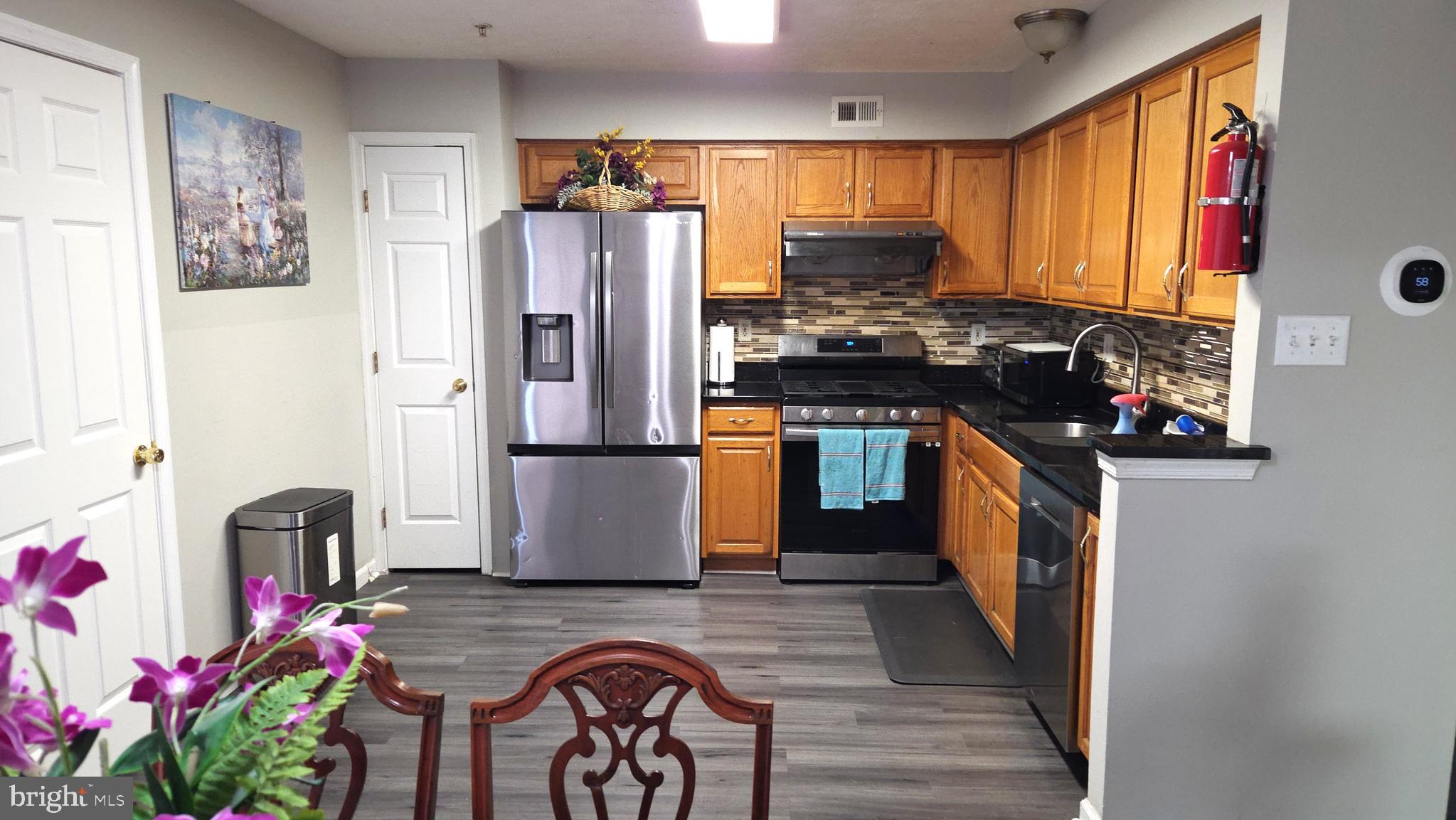 EATON SQUARE - Residential