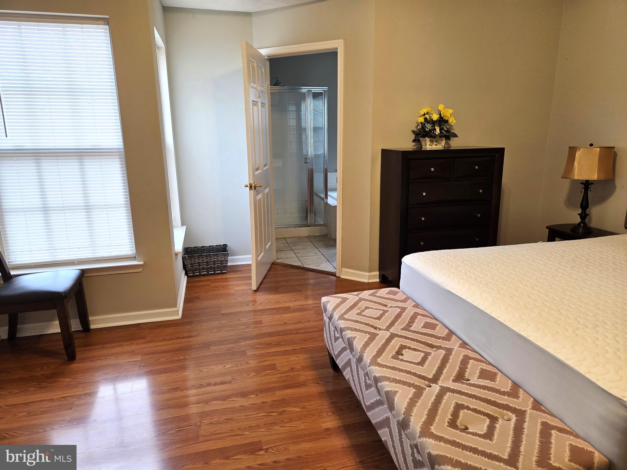 EATON SQUARE - Residential