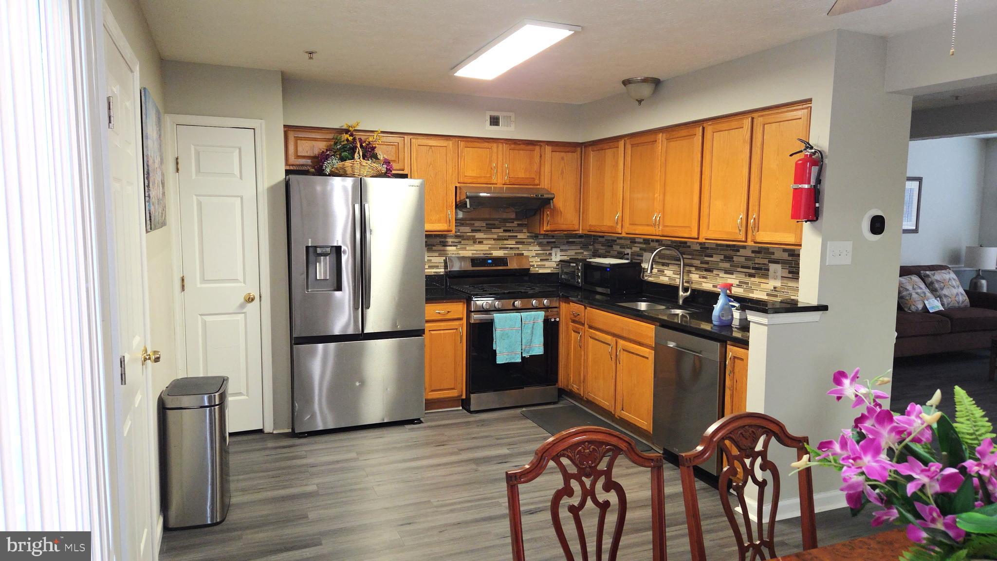 EATON SQUARE - Residential