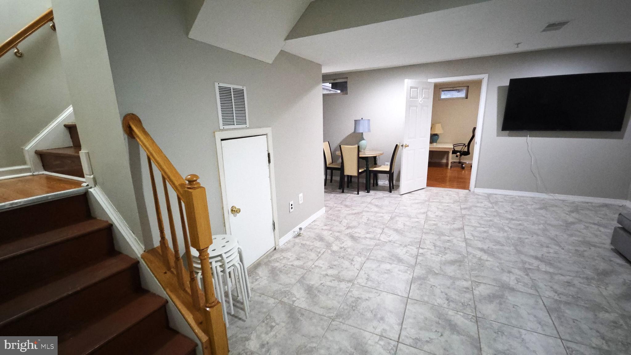 EATON SQUARE - Residential