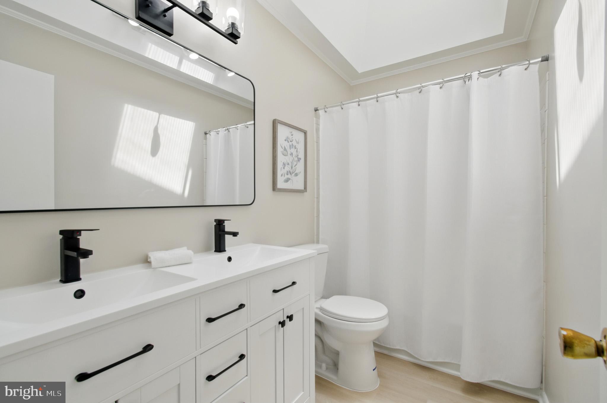 MOUNT AUGUSTINE - Residential