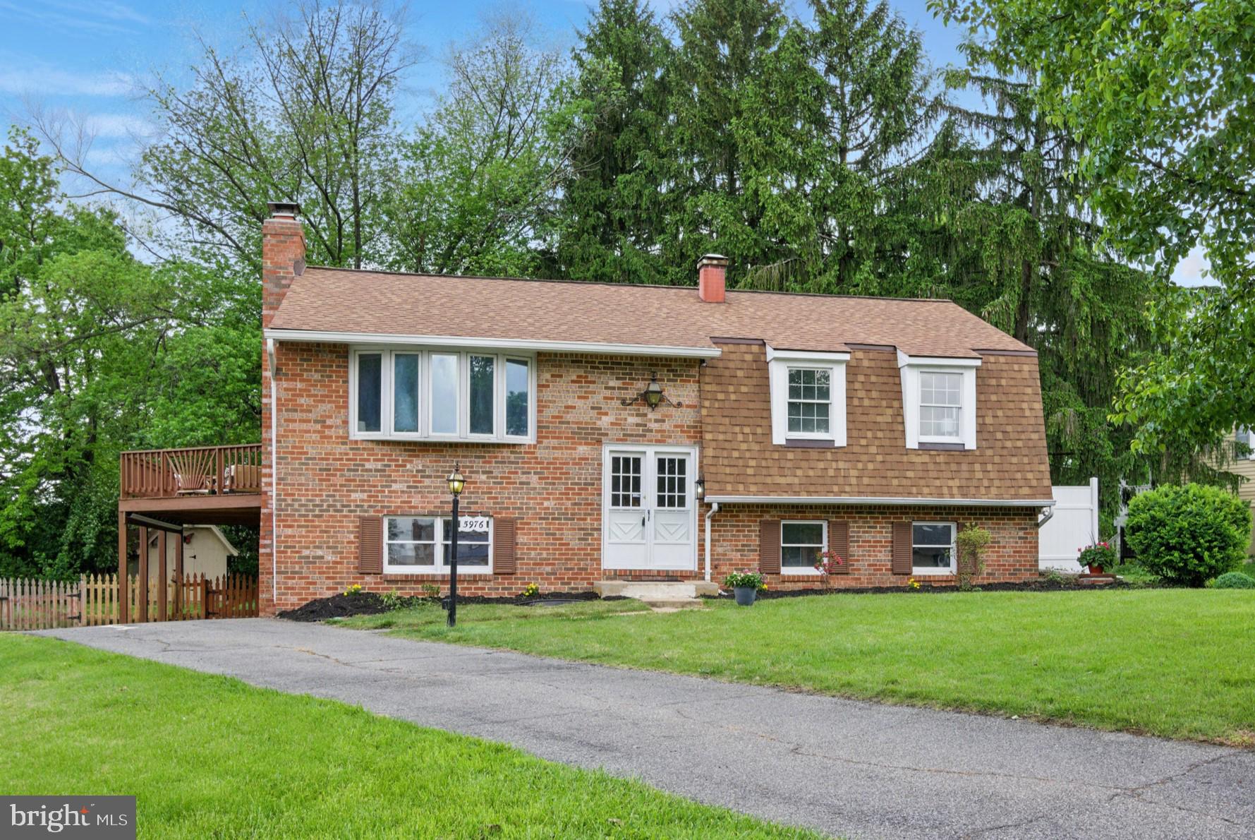 MOUNT AUGUSTINE - Residential