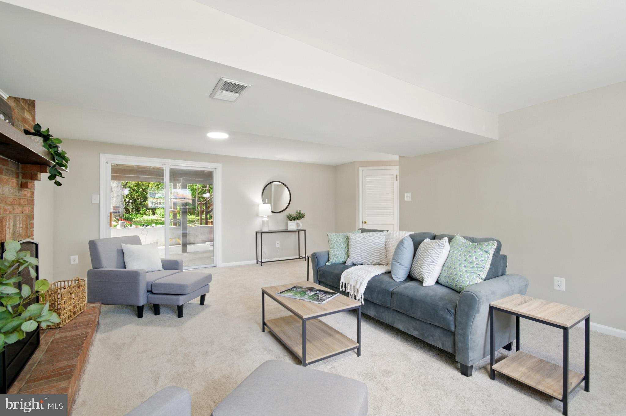 MOUNT AUGUSTINE - Residential