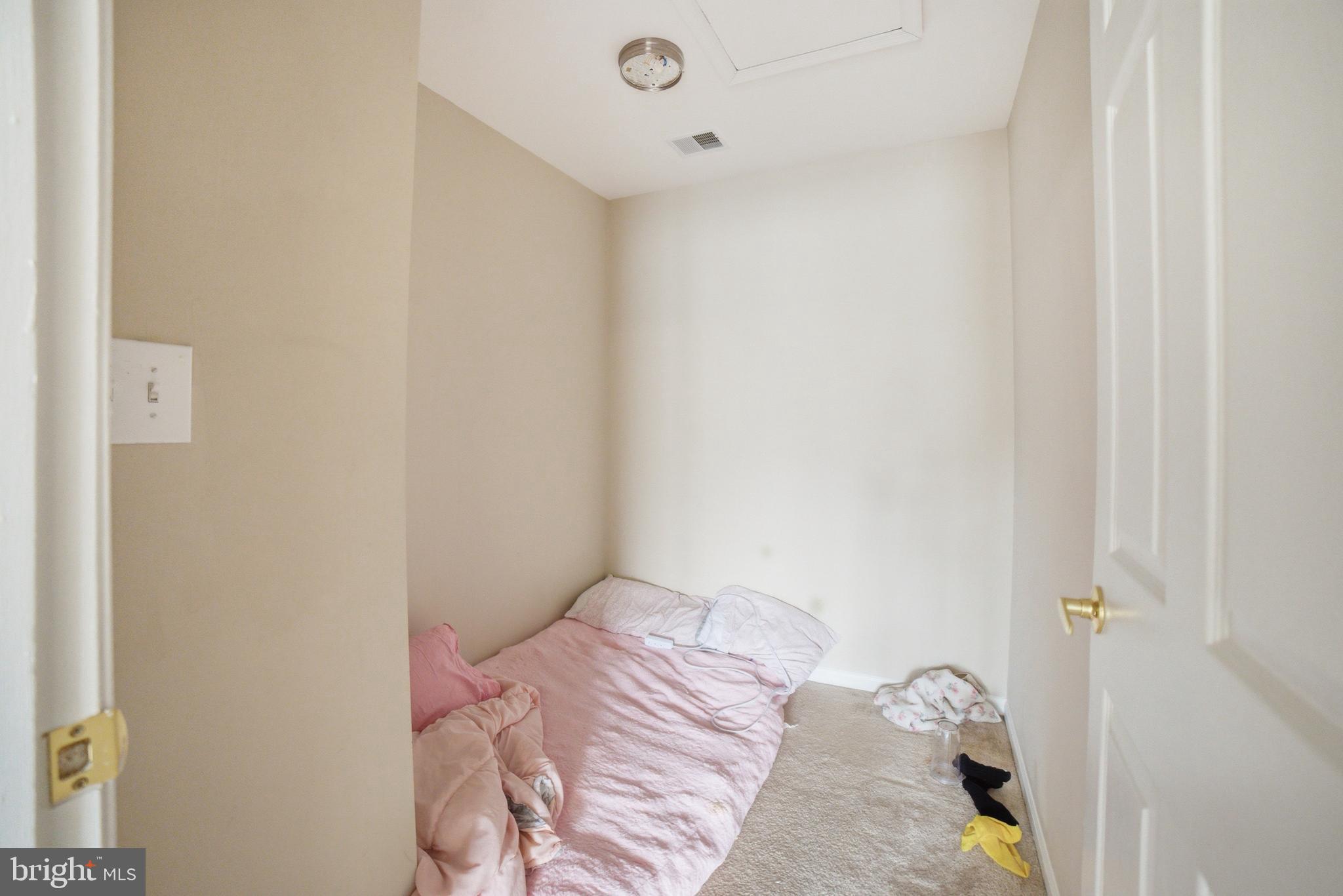 GABLES AT GUNSTON - Residential