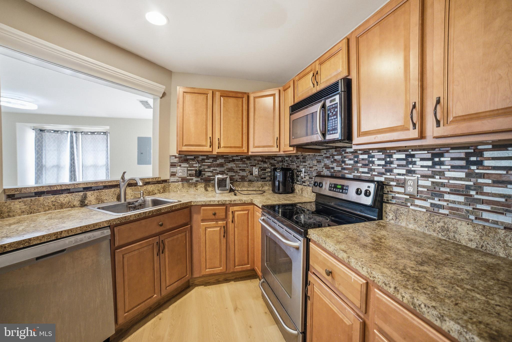 GABLES AT GUNSTON - Residential