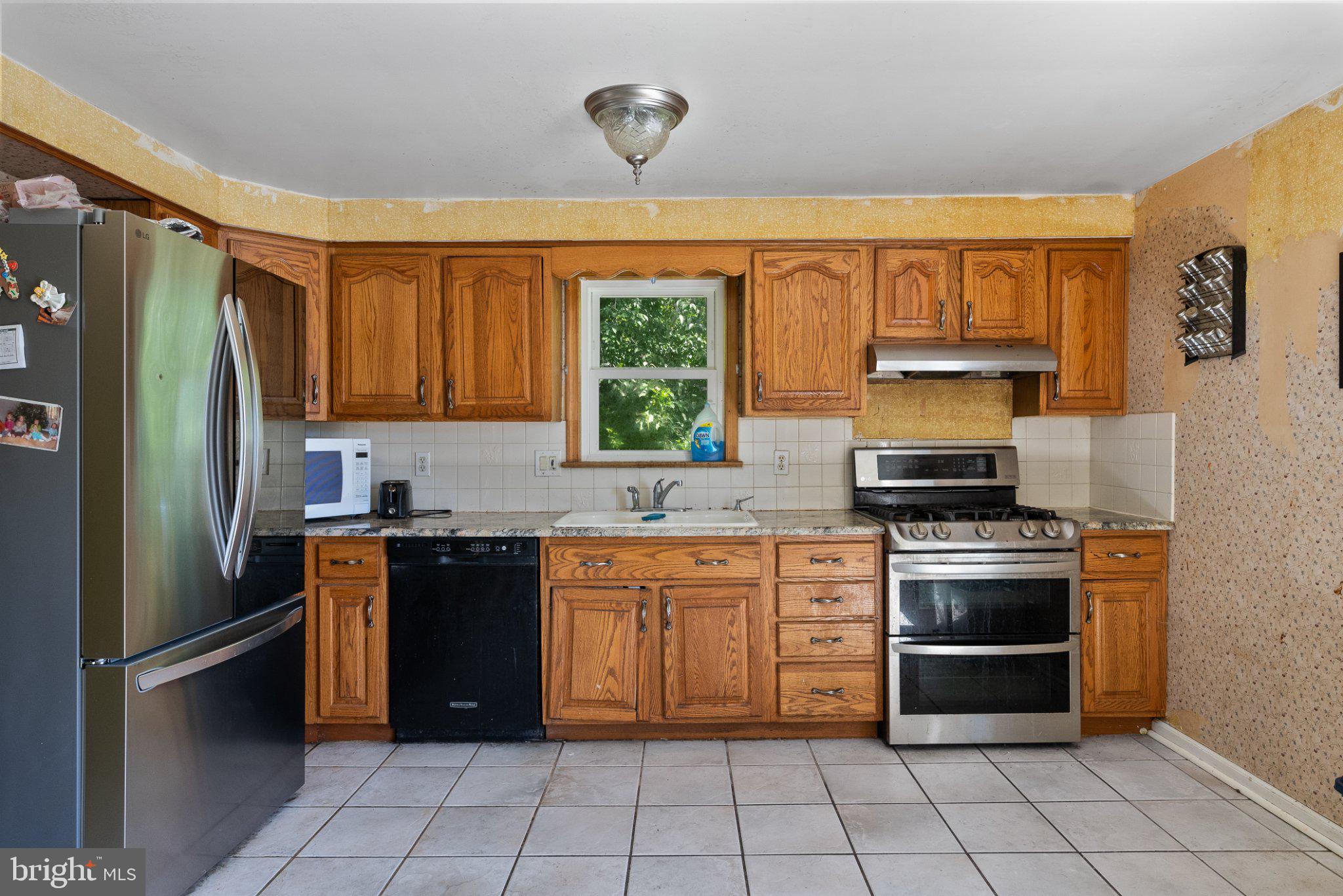 112 WILLIAMSBURG WAY