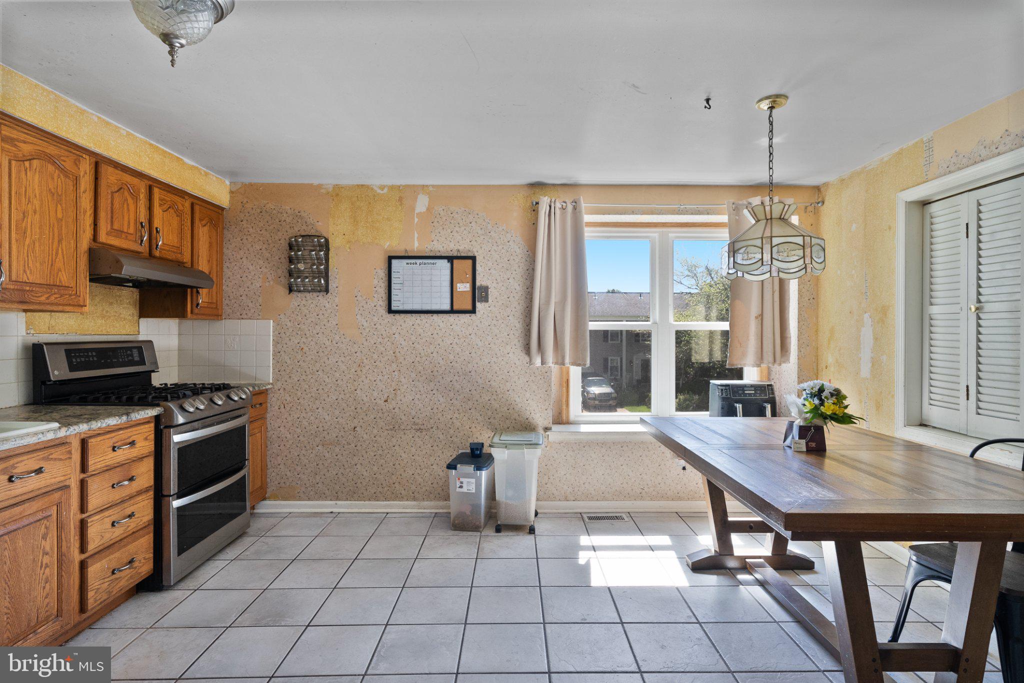 112 WILLIAMSBURG WAY
