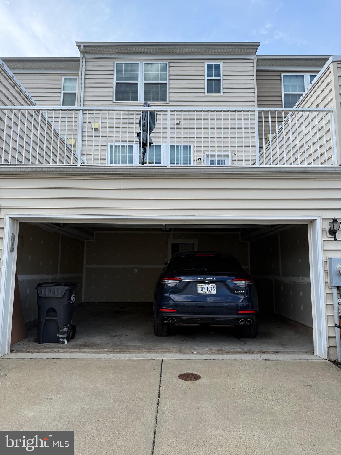 EASTGATE SQUARE - Residential