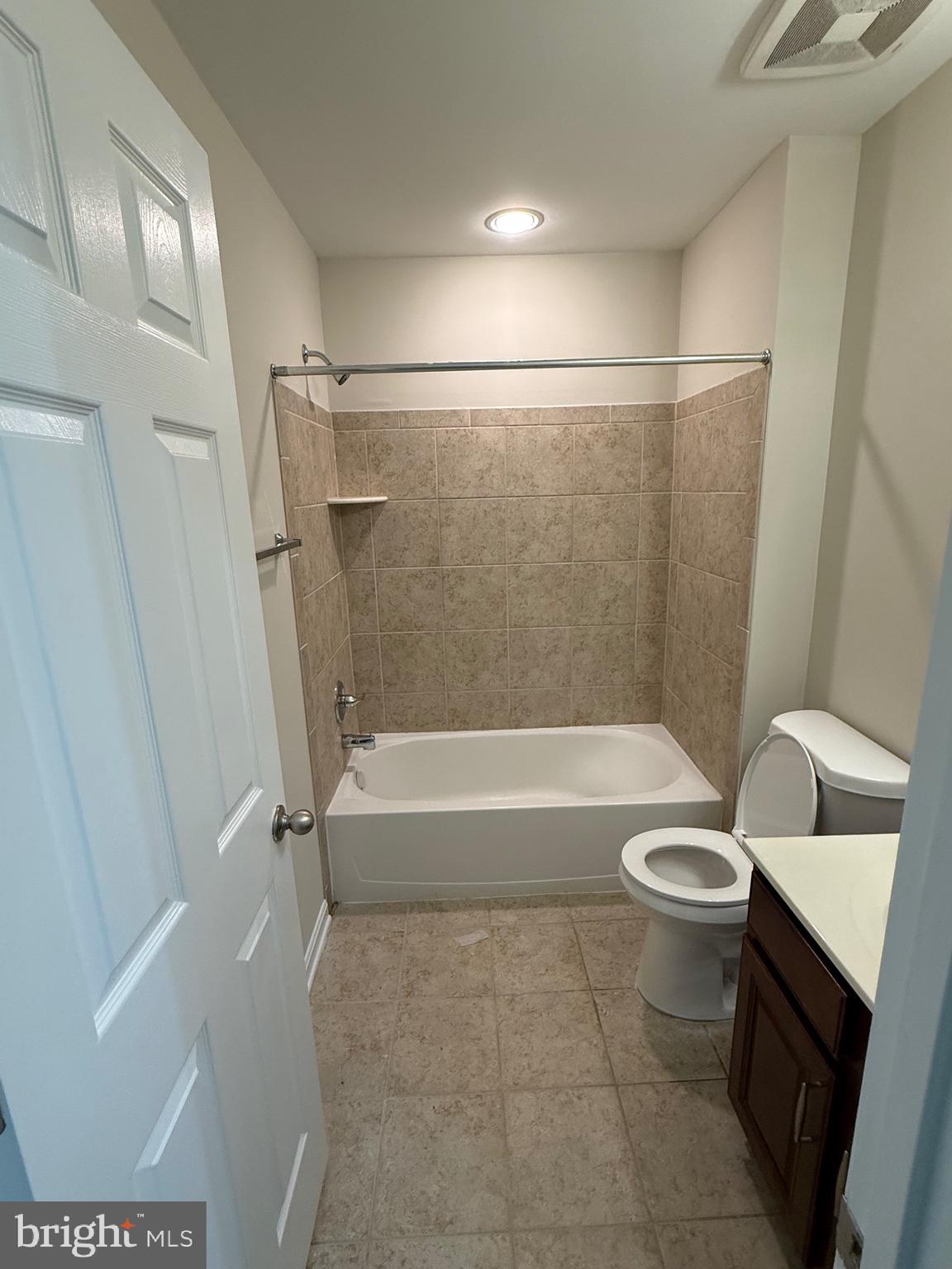 EASTGATE SQUARE - Residential