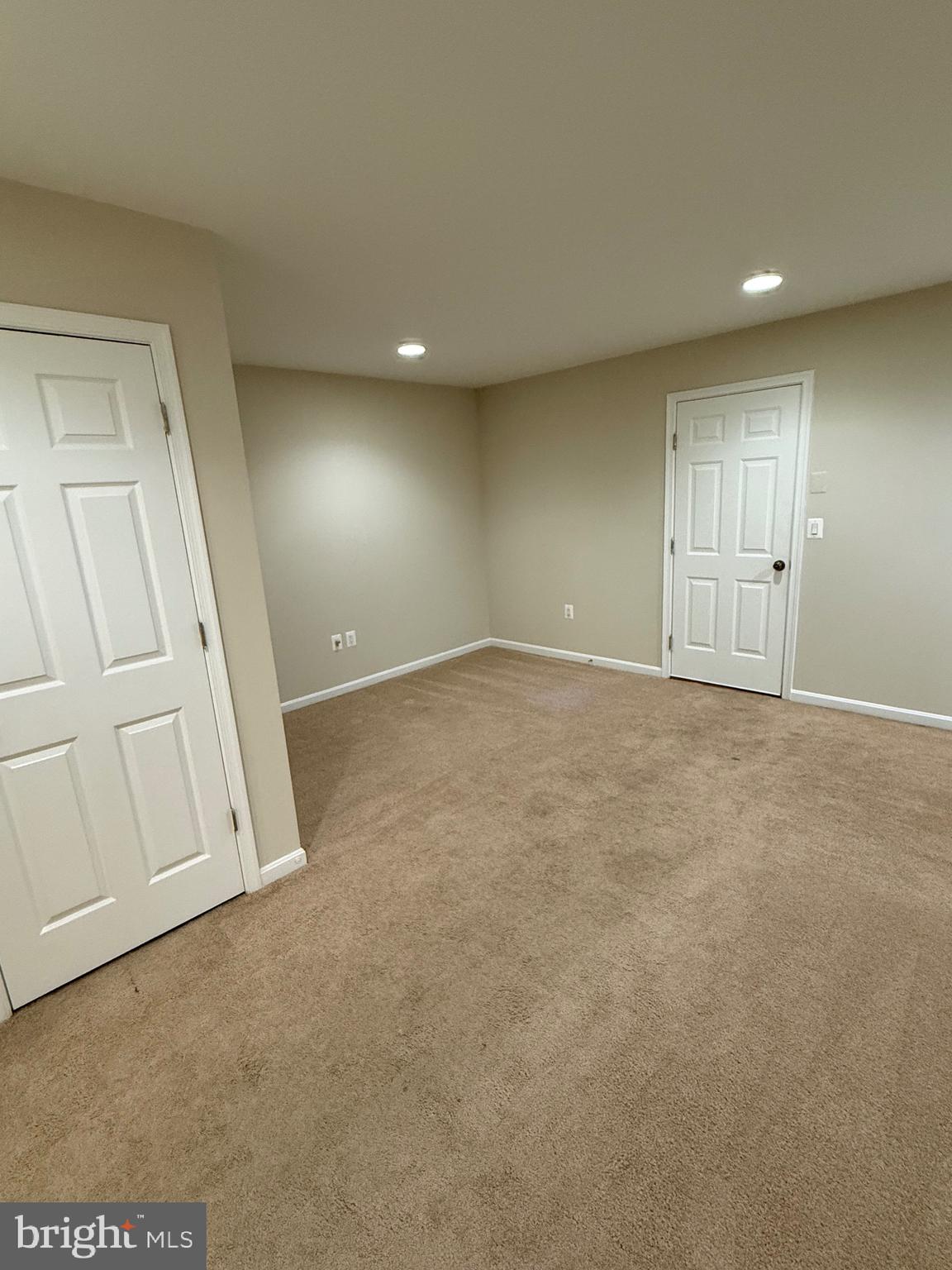 EASTGATE SQUARE - Residential