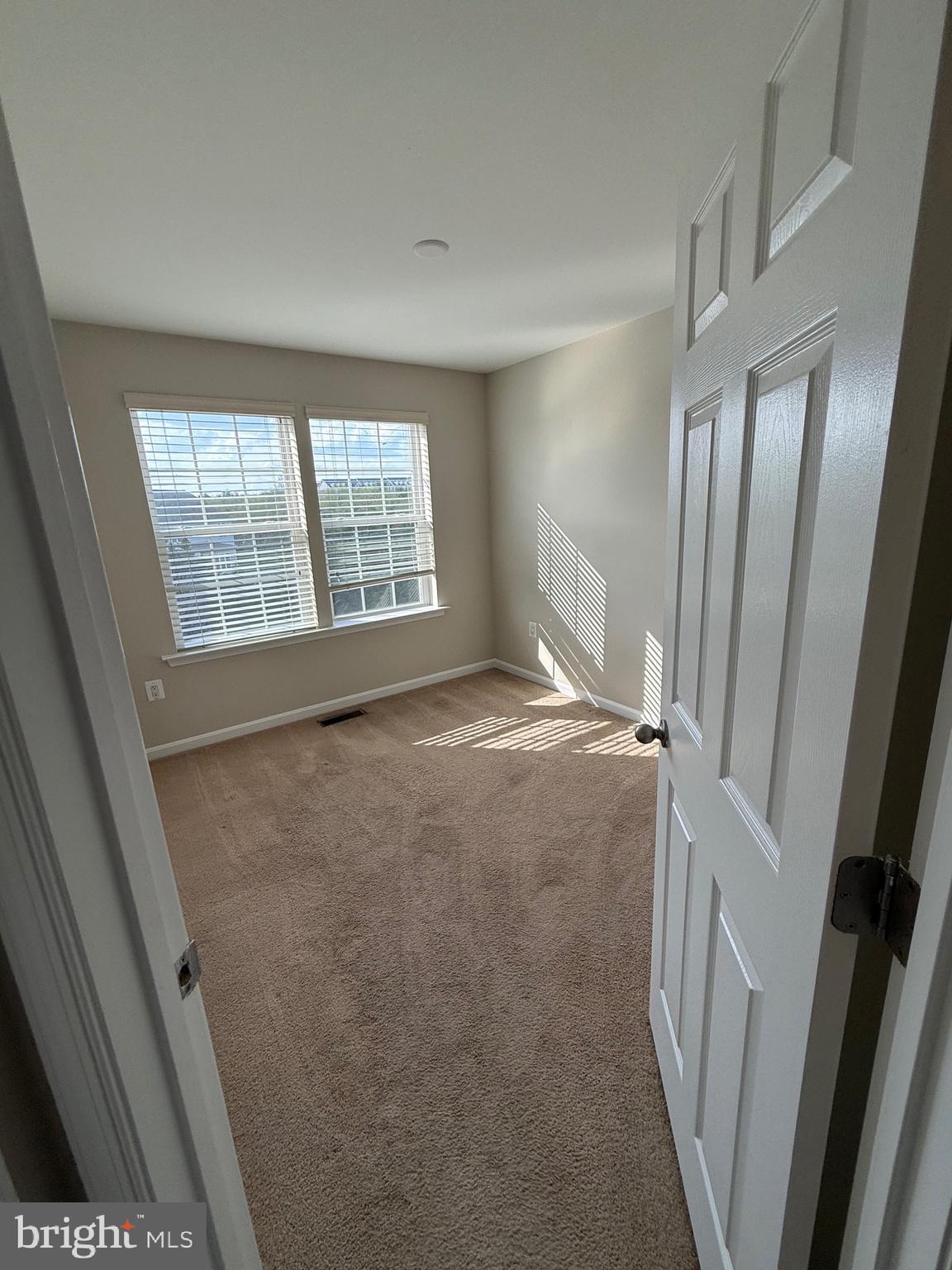 EASTGATE SQUARE - Residential