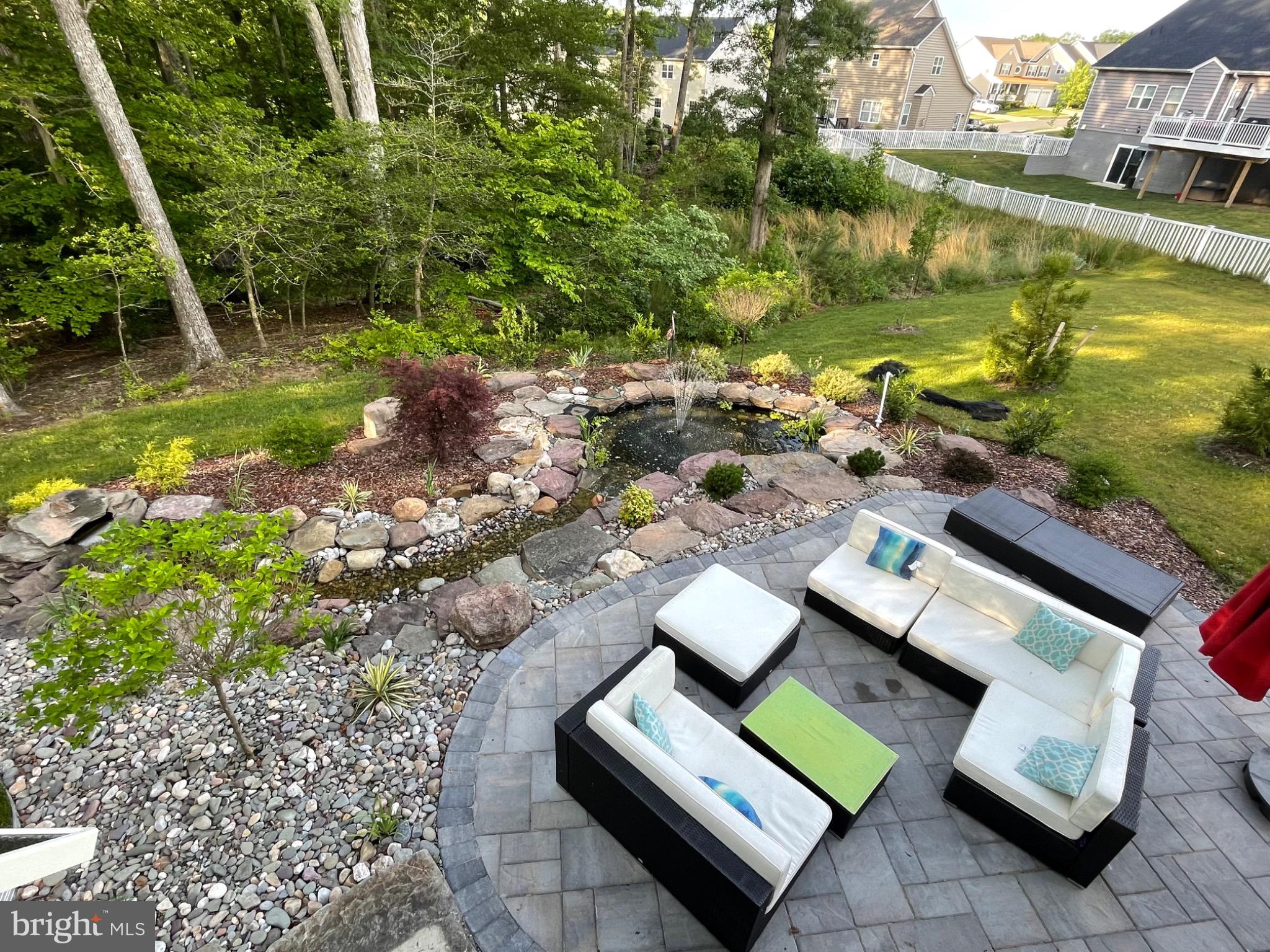 TWIN PONDS - Residential