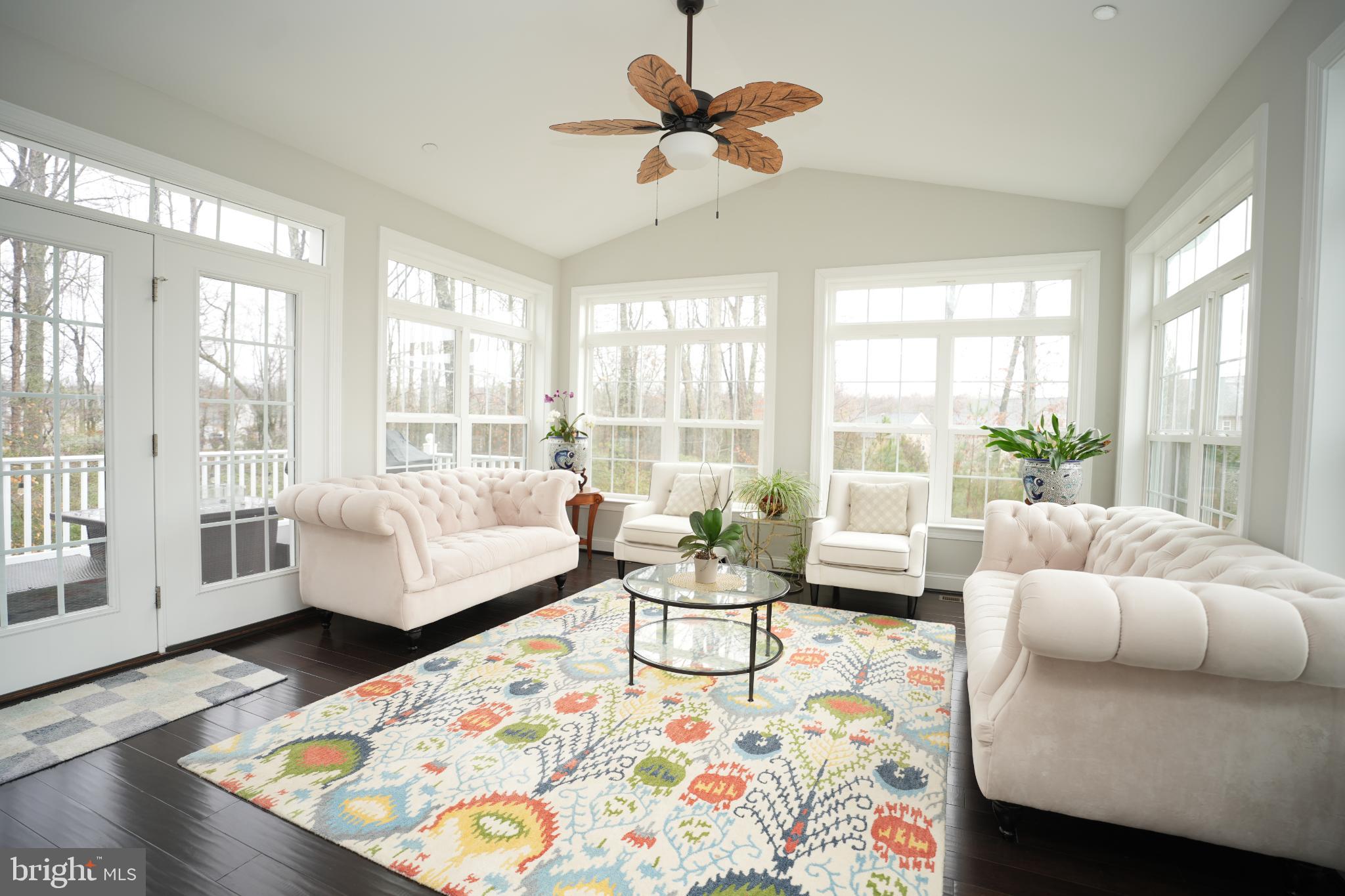 TWIN PONDS - Residential