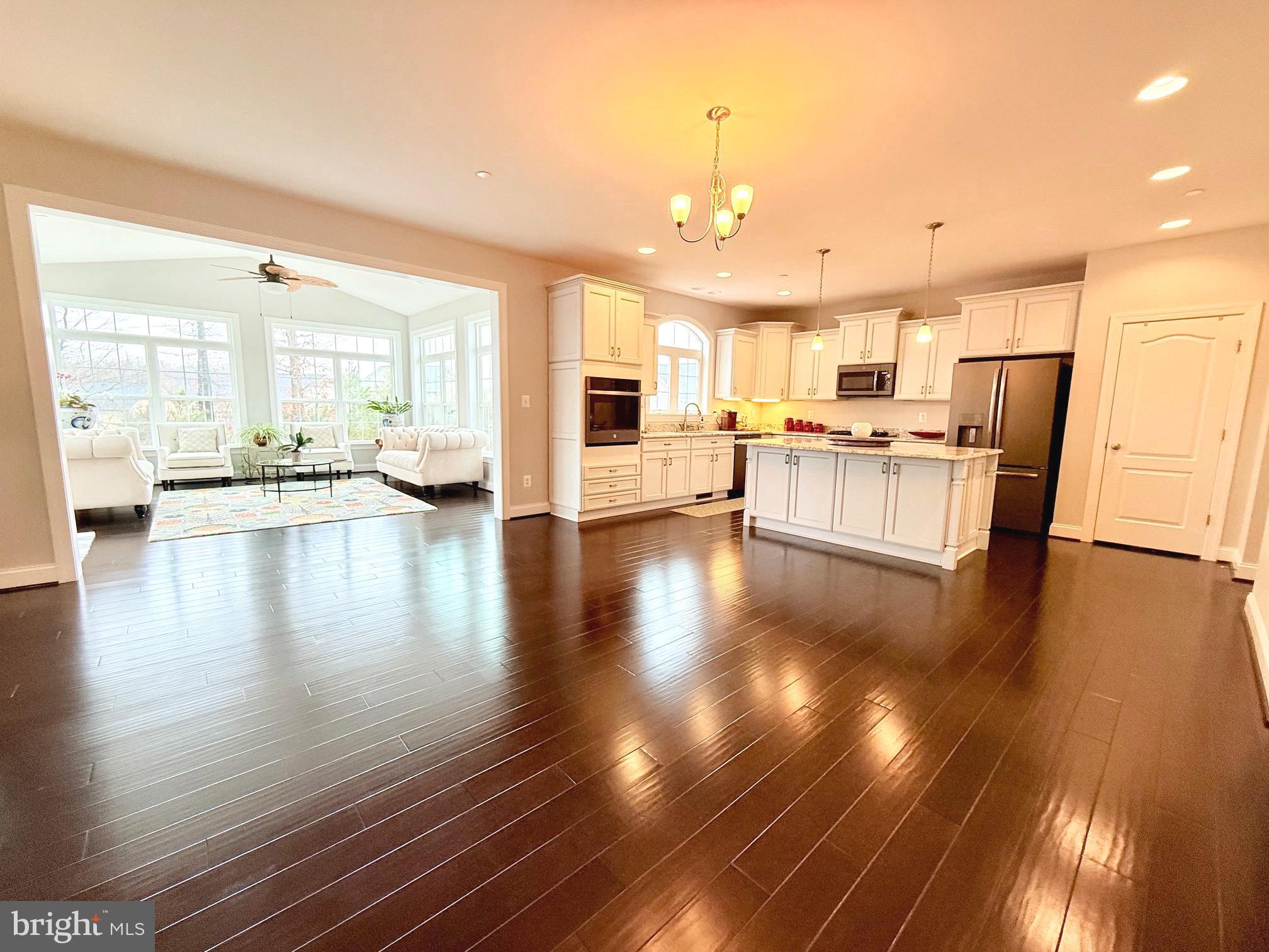 TWIN PONDS - Residential