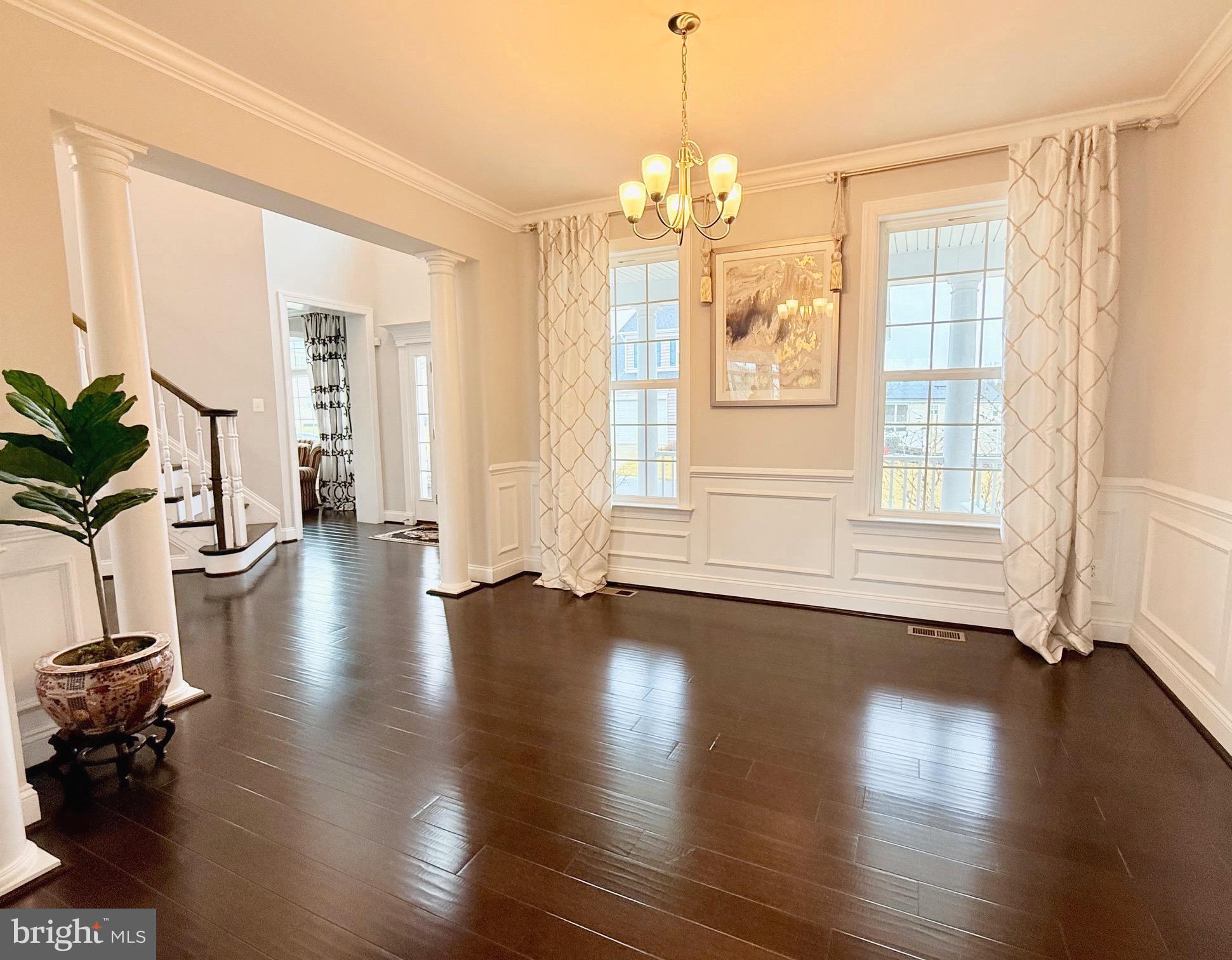 TWIN PONDS - Residential