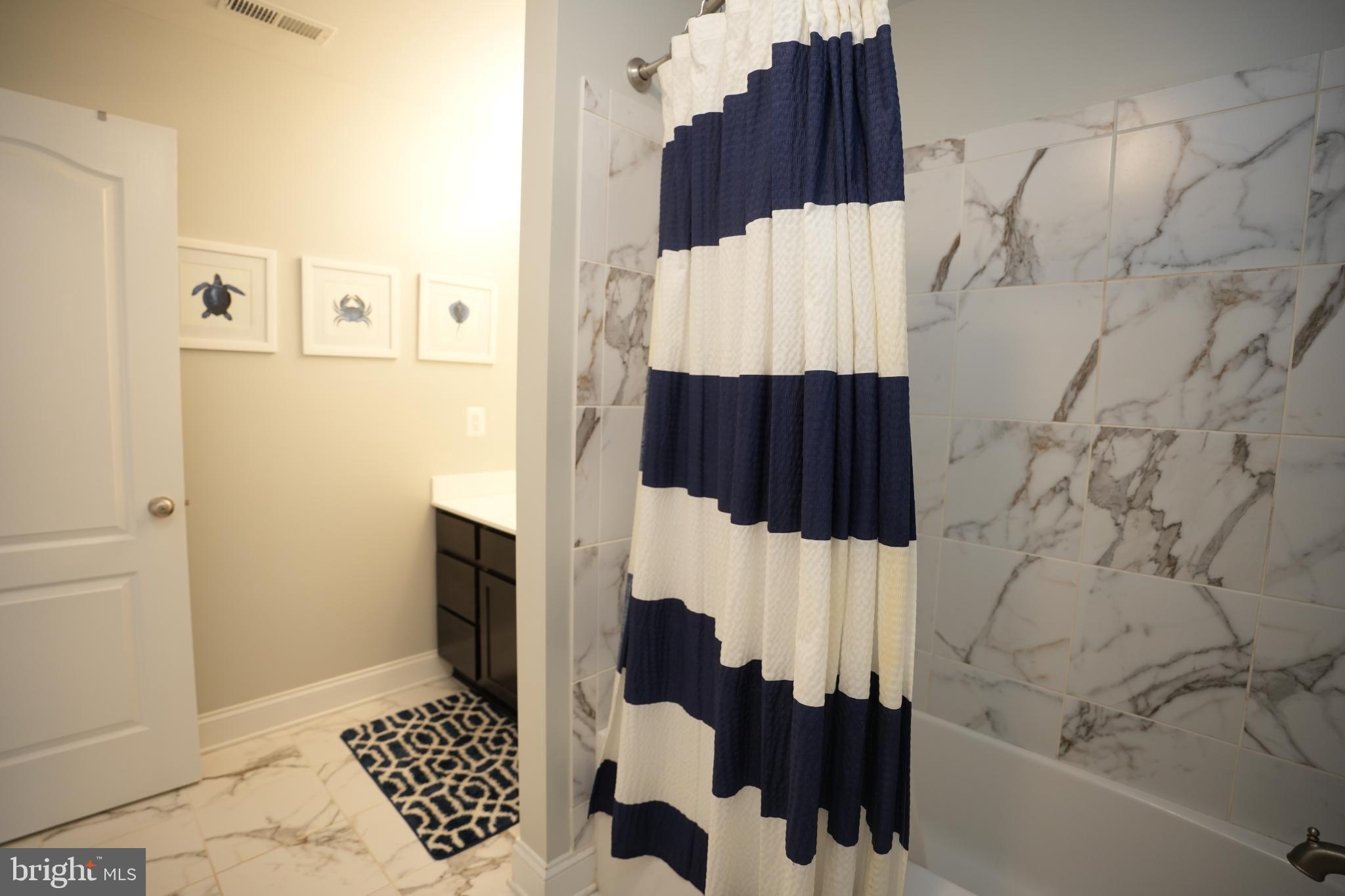 TWIN PONDS - Residential