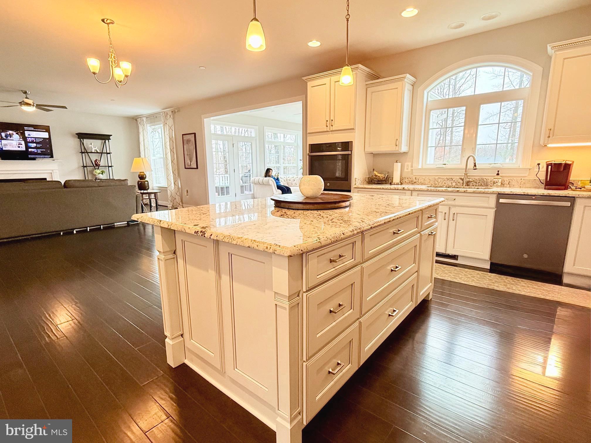 TWIN PONDS - Residential