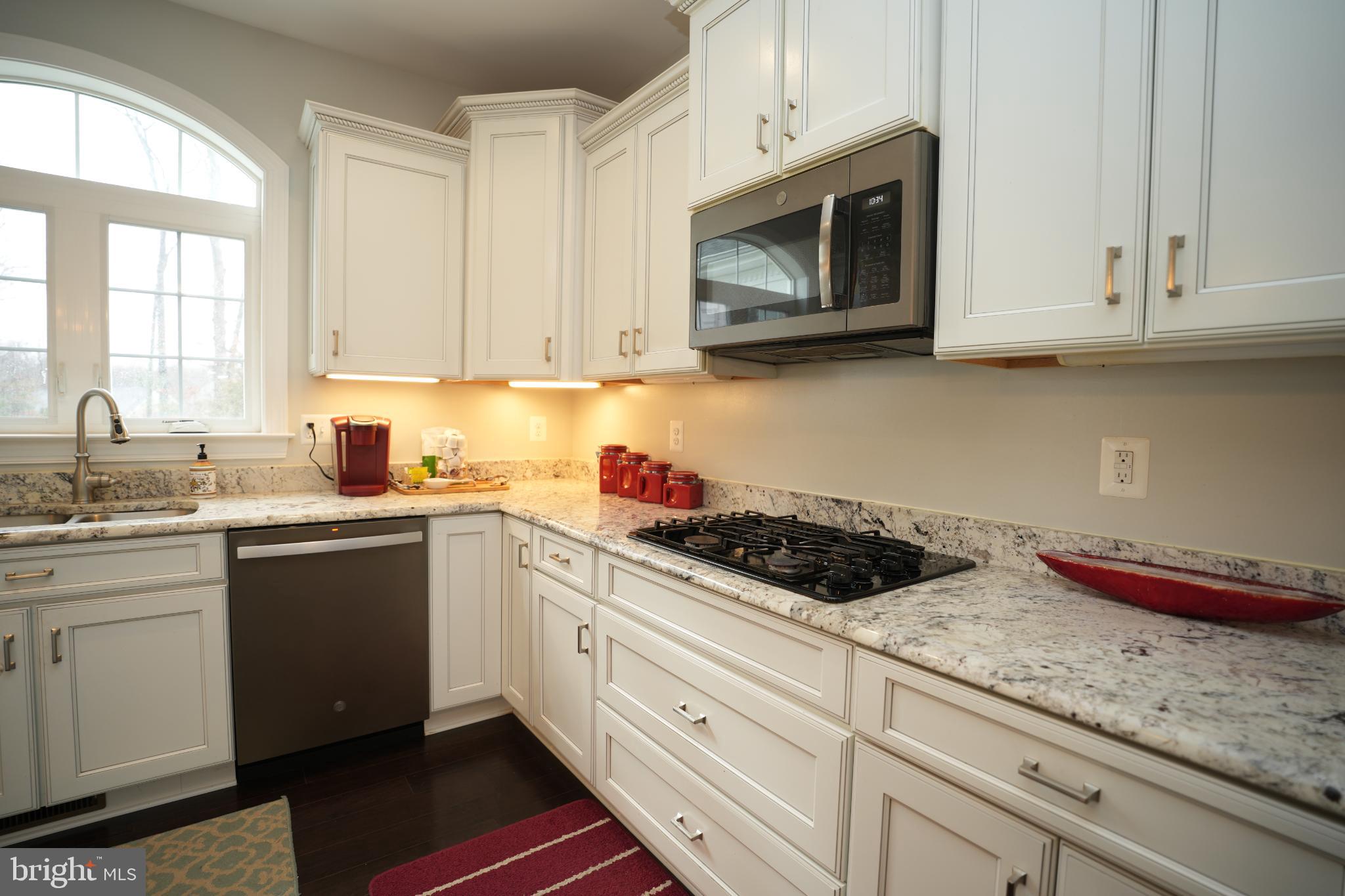 TWIN PONDS - Residential