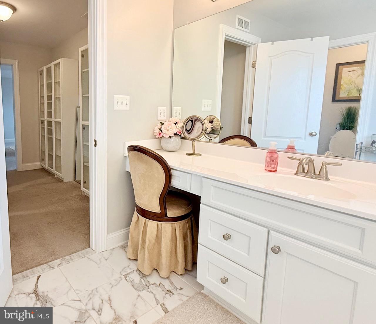 TWIN PONDS - Residential