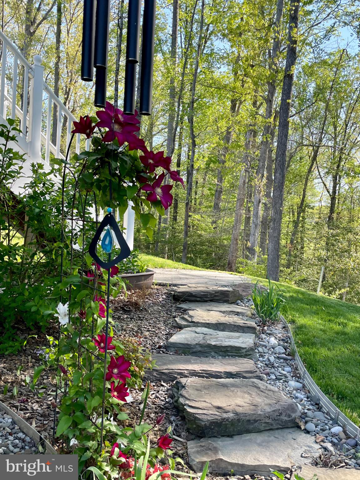 TWIN PONDS - Residential