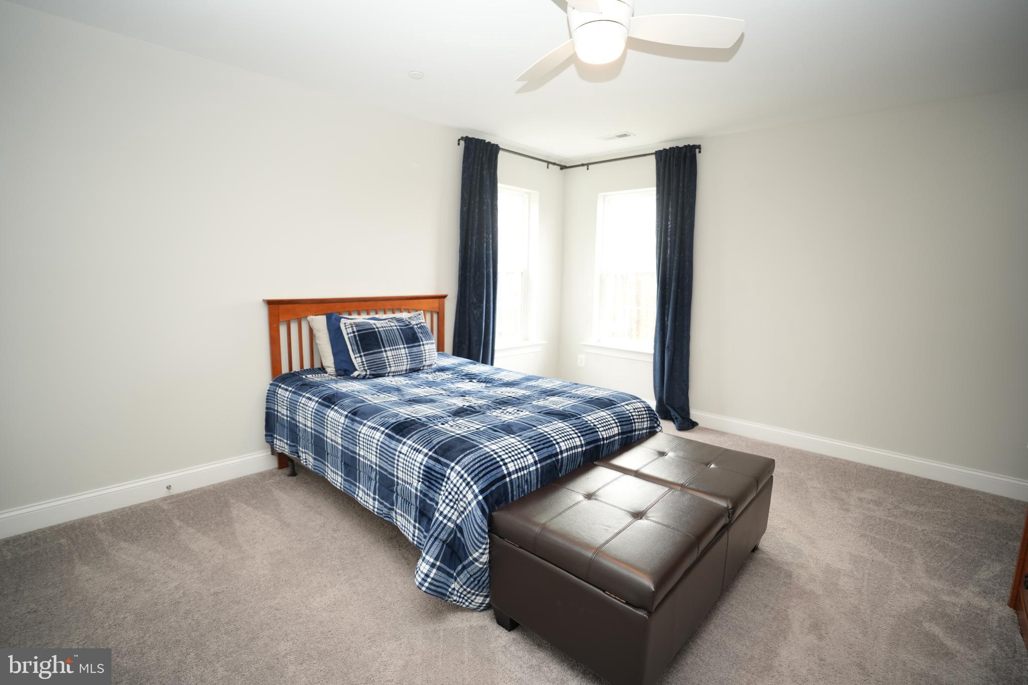 TWIN PONDS - Residential