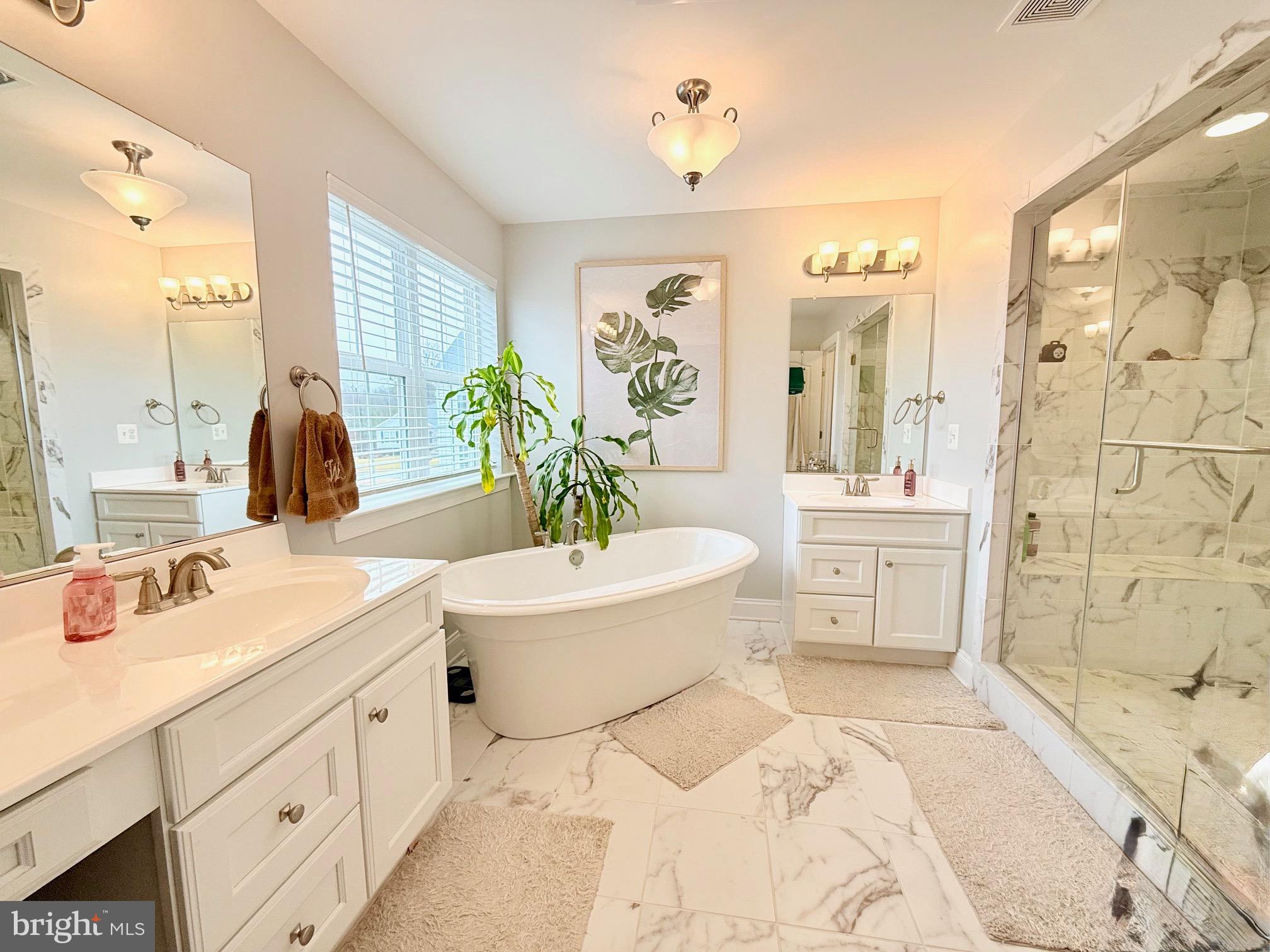 TWIN PONDS - Residential