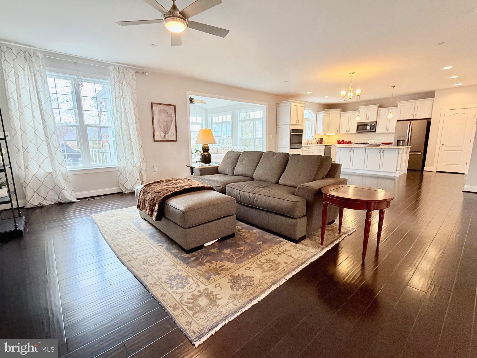 TWIN PONDS - Residential