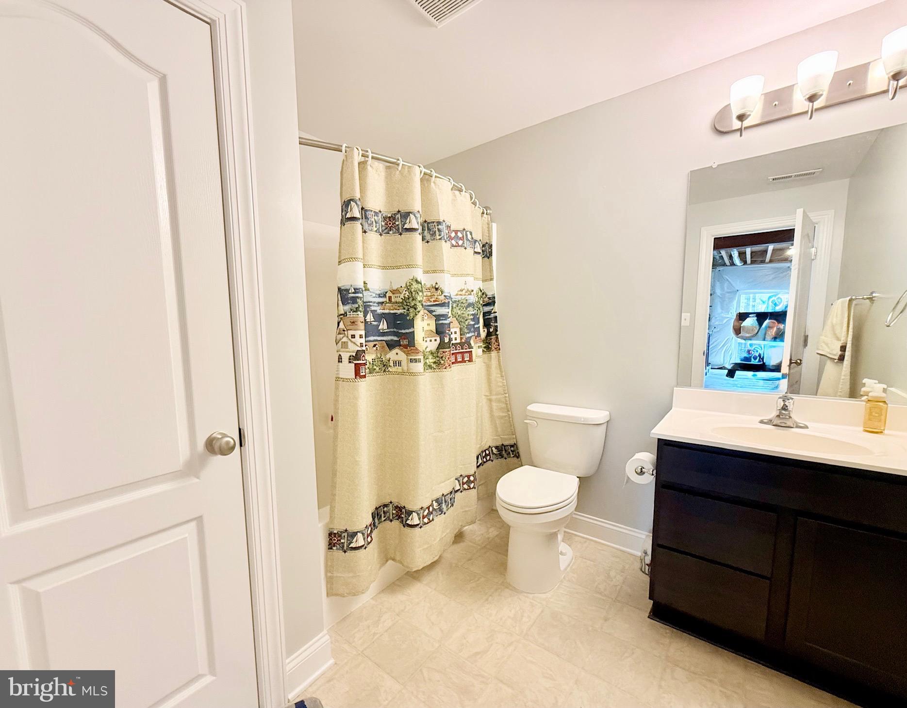 TWIN PONDS - Residential