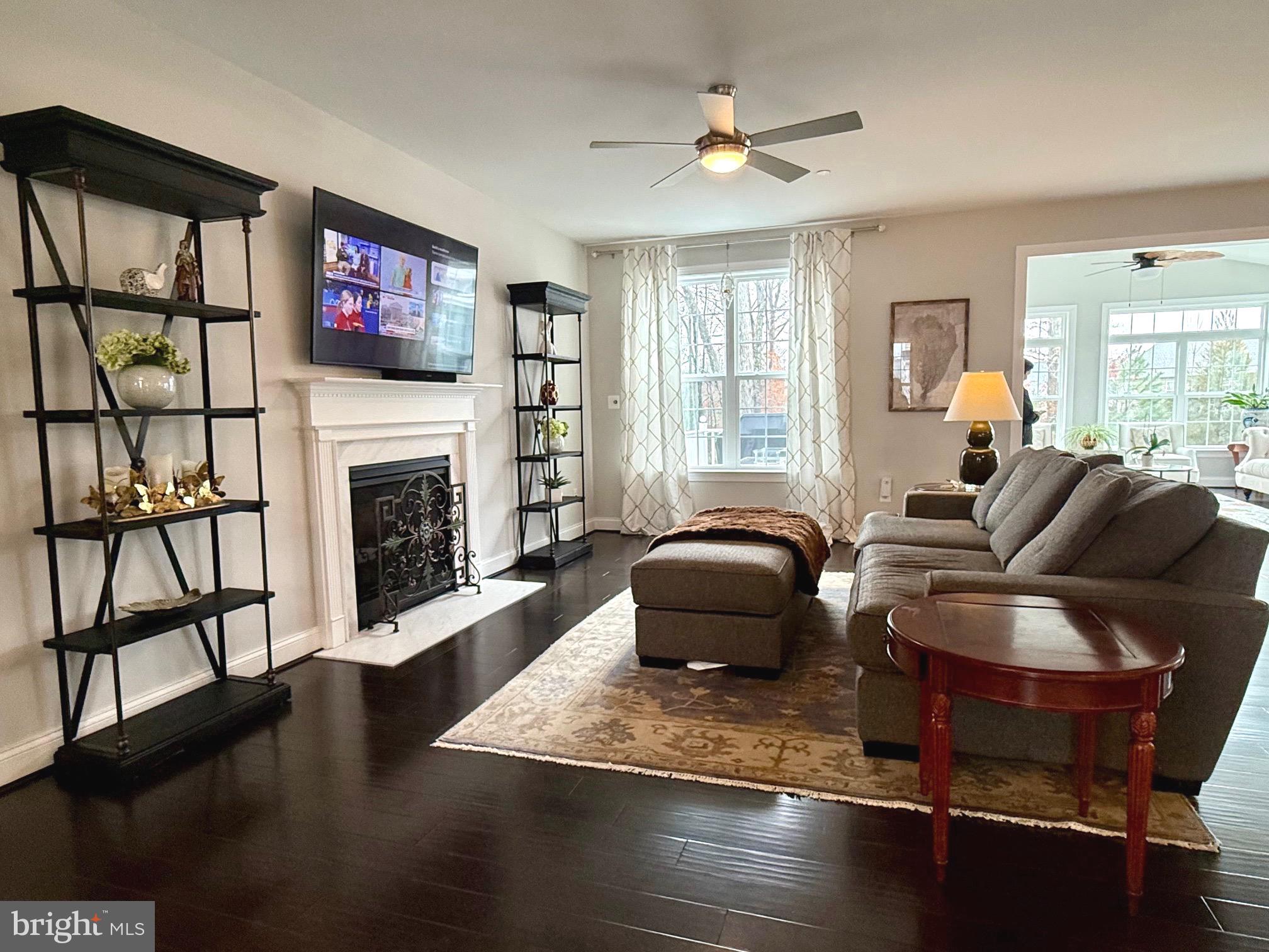 TWIN PONDS - Residential