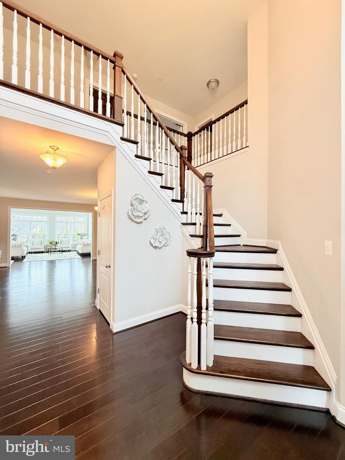 TWIN PONDS - Residential