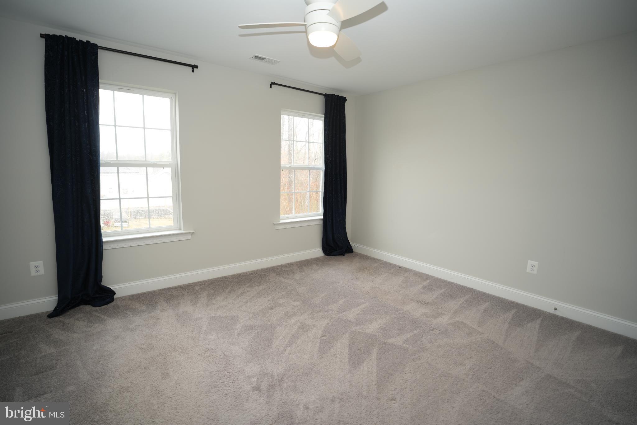 TWIN PONDS - Residential