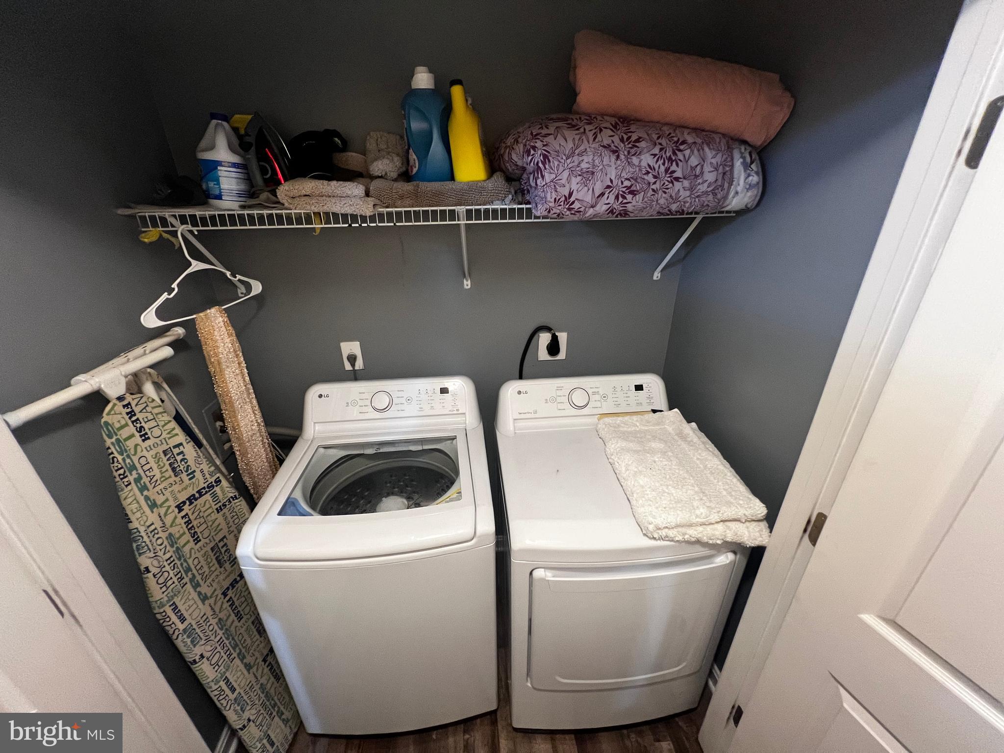 LAKE LAND OR - Residential