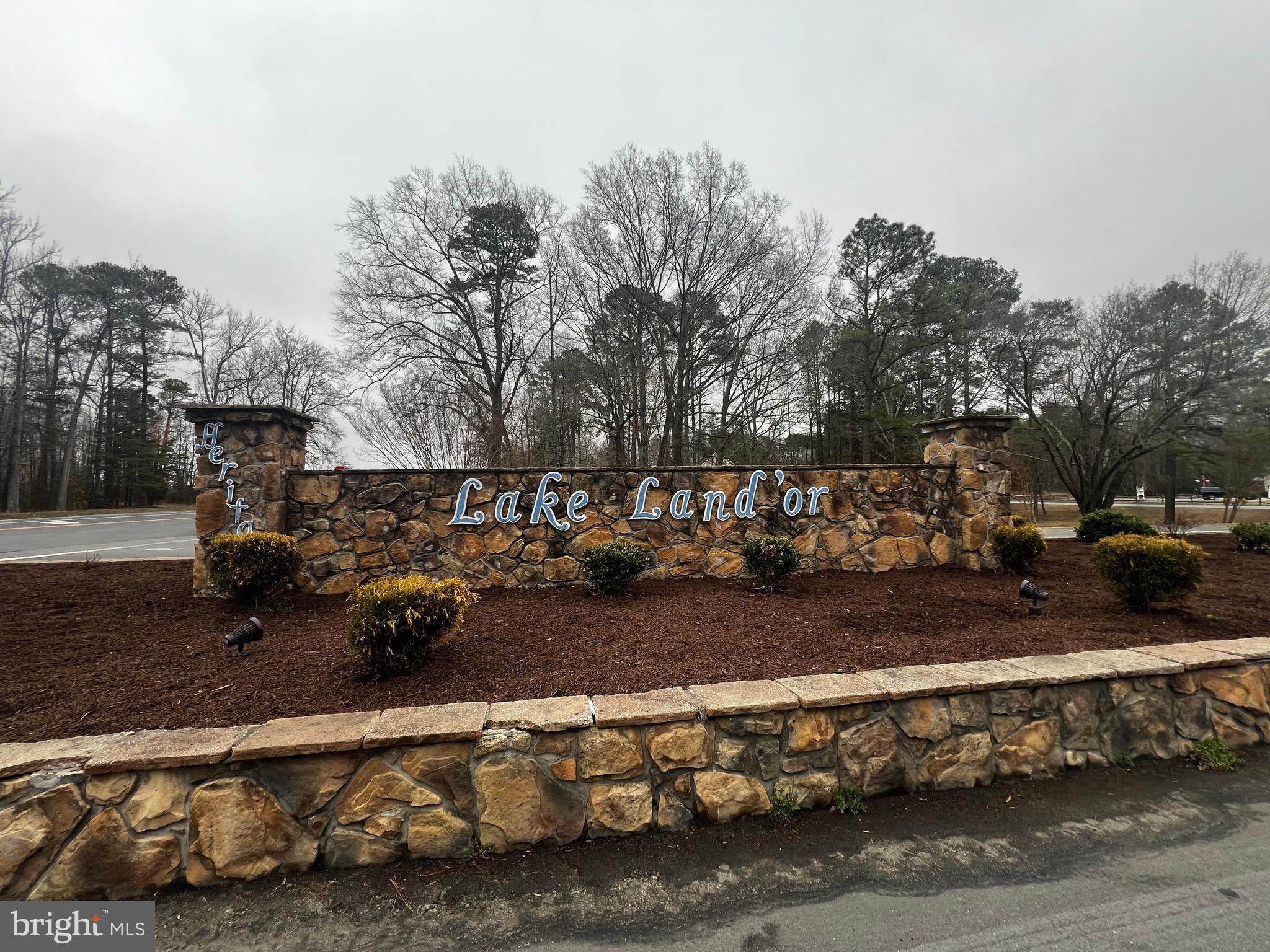 LAKE LAND OR - Residential