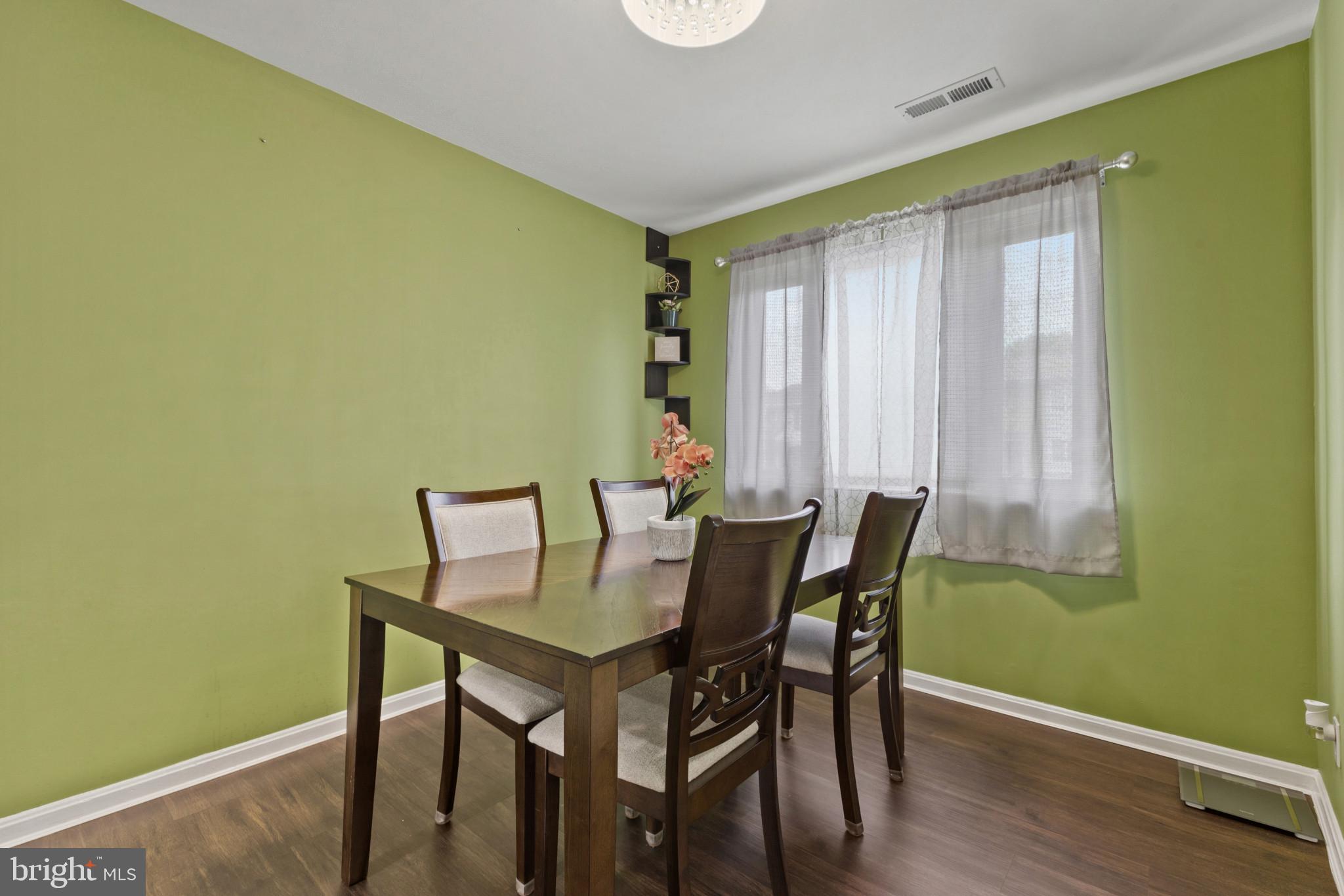 STAFFORD OAKS - Residential