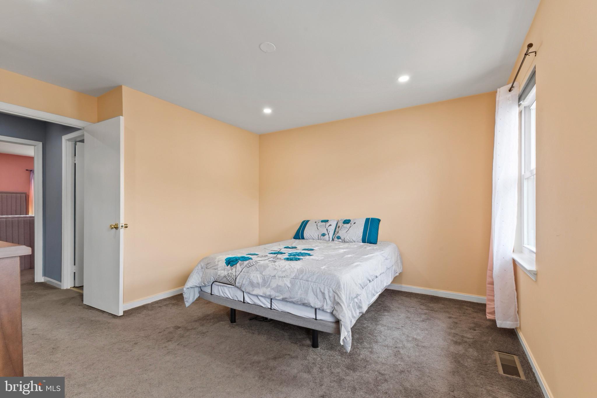 STAFFORD OAKS - Residential