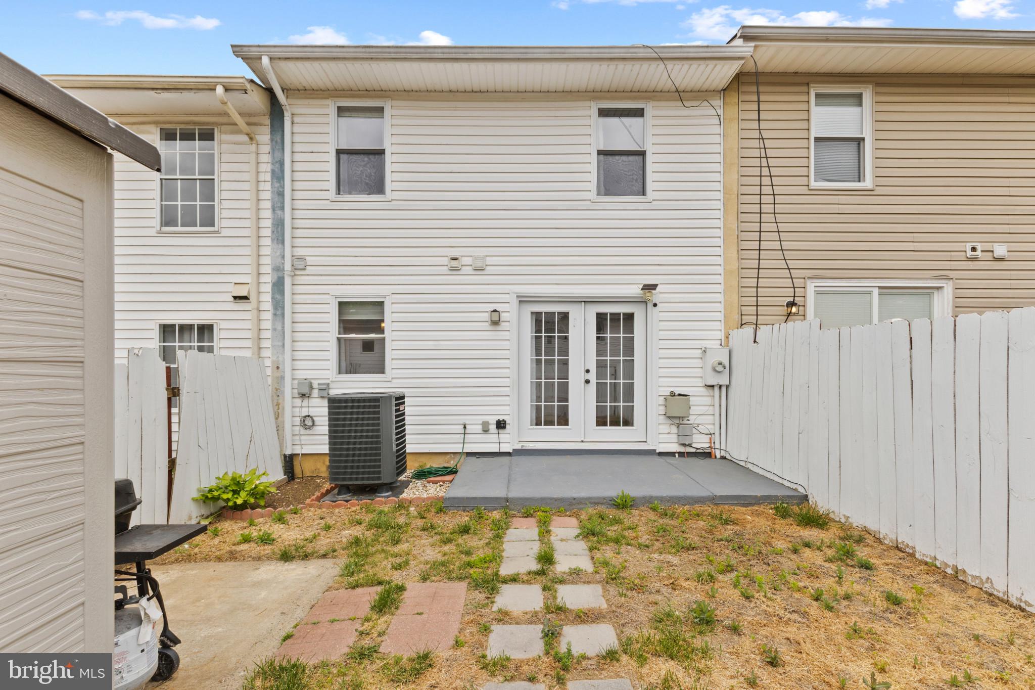 STAFFORD OAKS - Residential