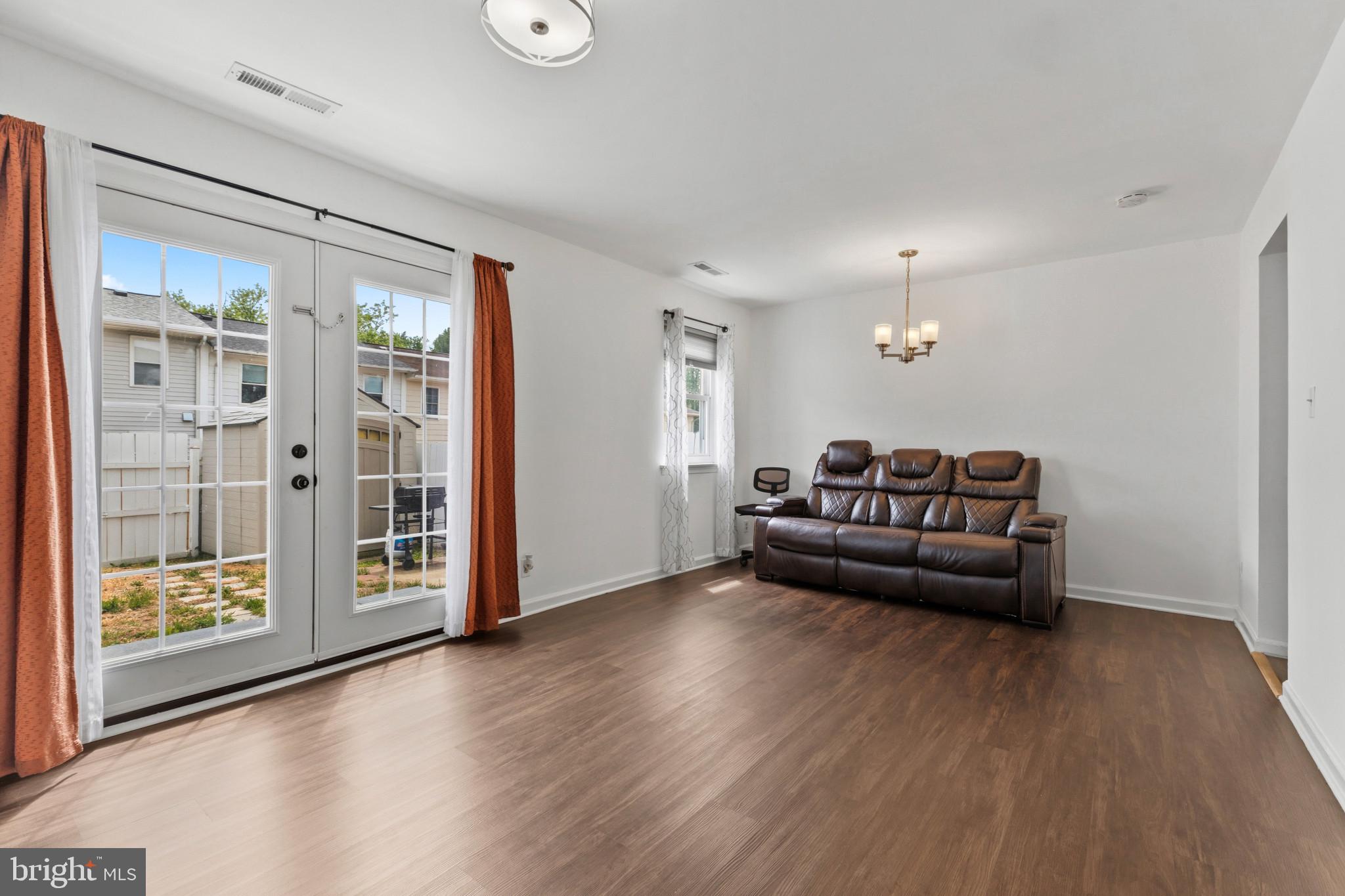 STAFFORD OAKS - Residential