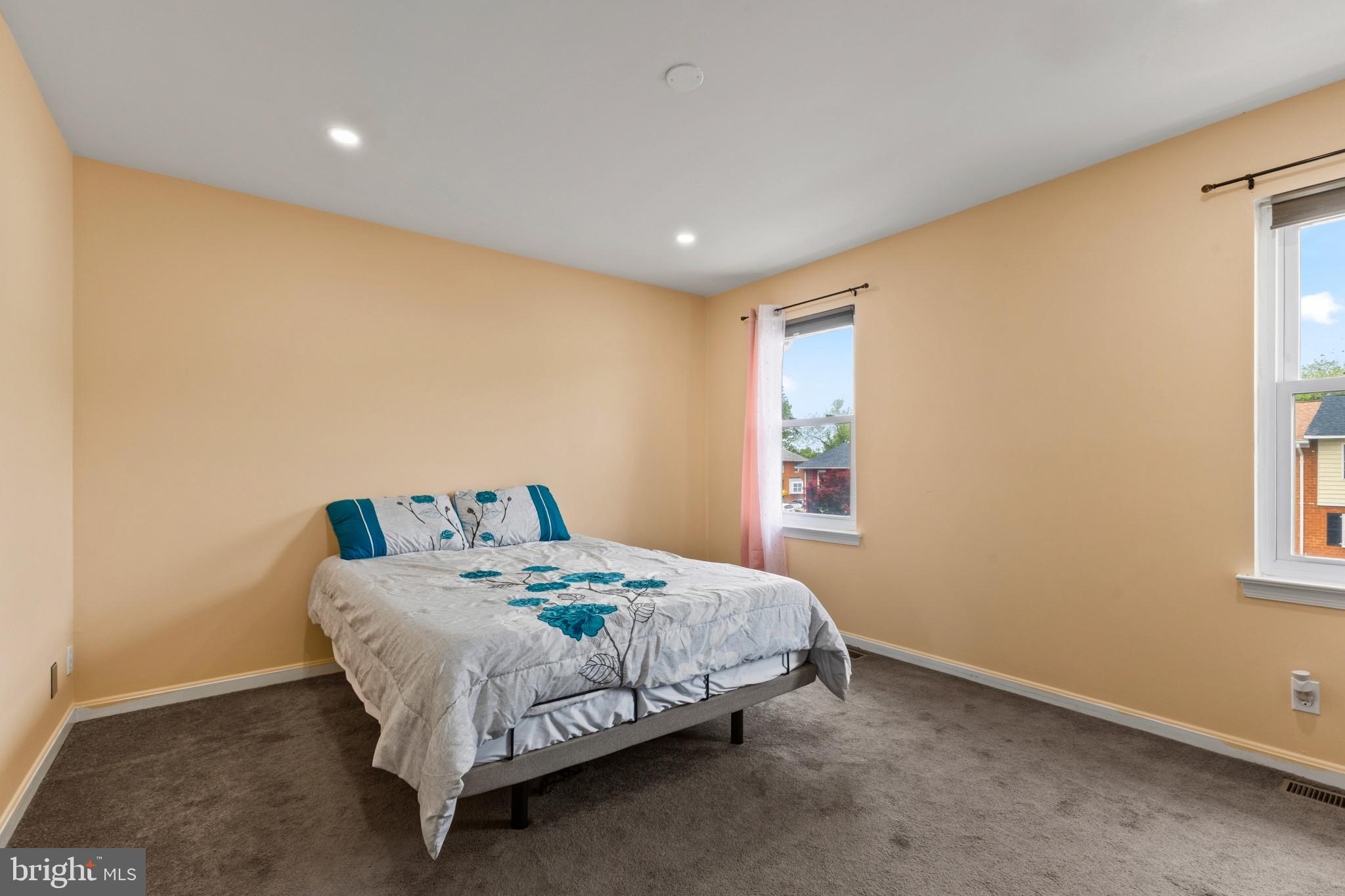 STAFFORD OAKS - Residential
