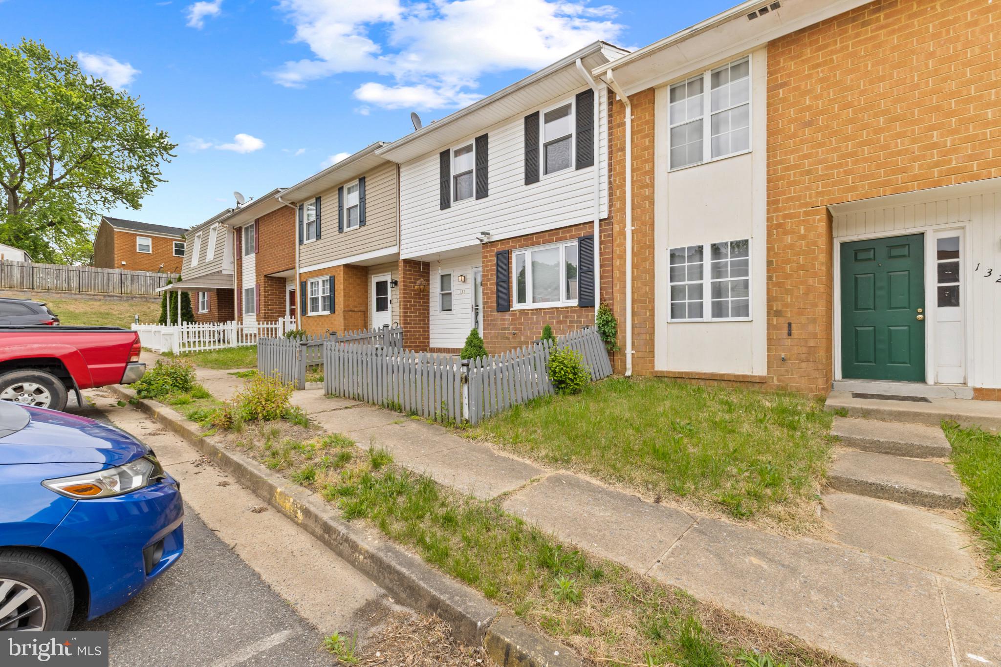 STAFFORD OAKS - Residential