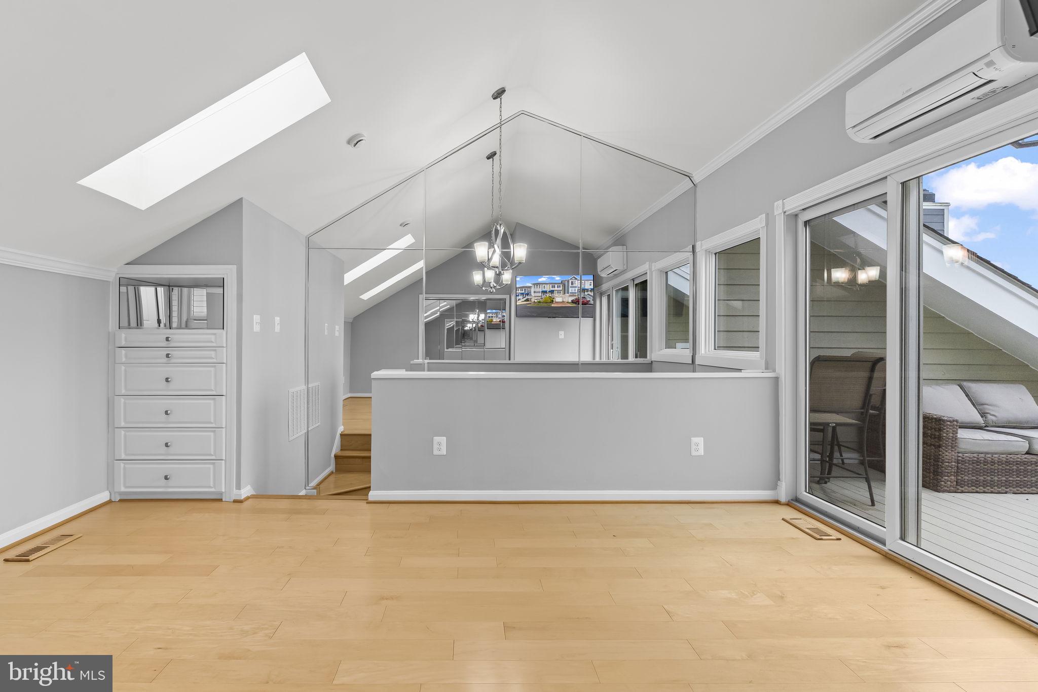 WINDWARD KEY - Residential