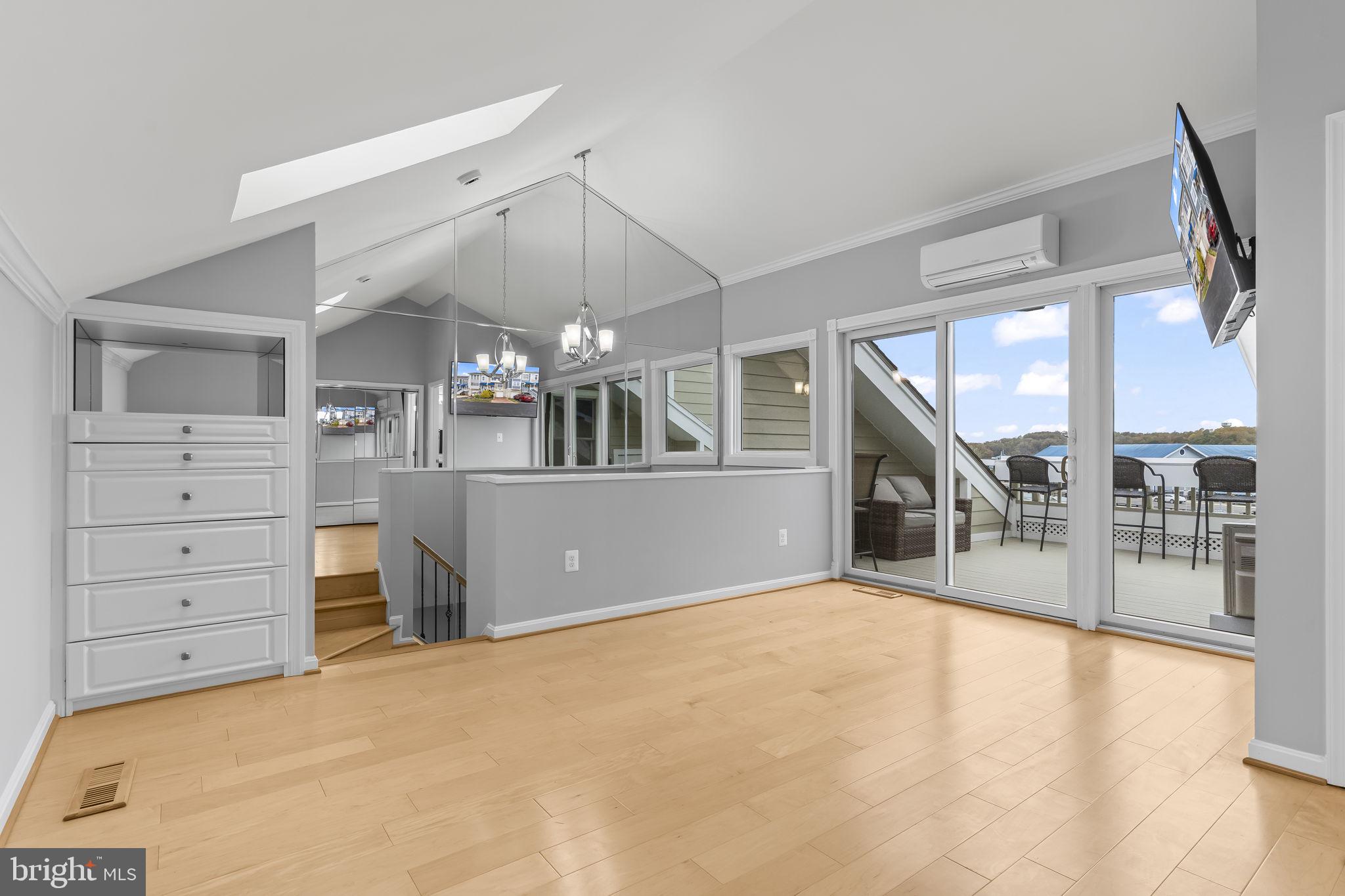 WINDWARD KEY - Residential