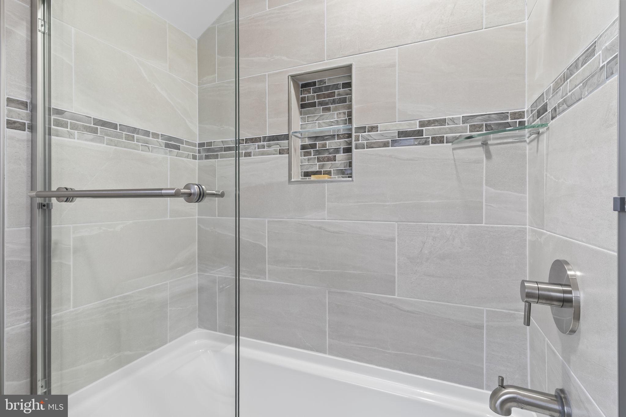 WINDWARD KEY - Residential